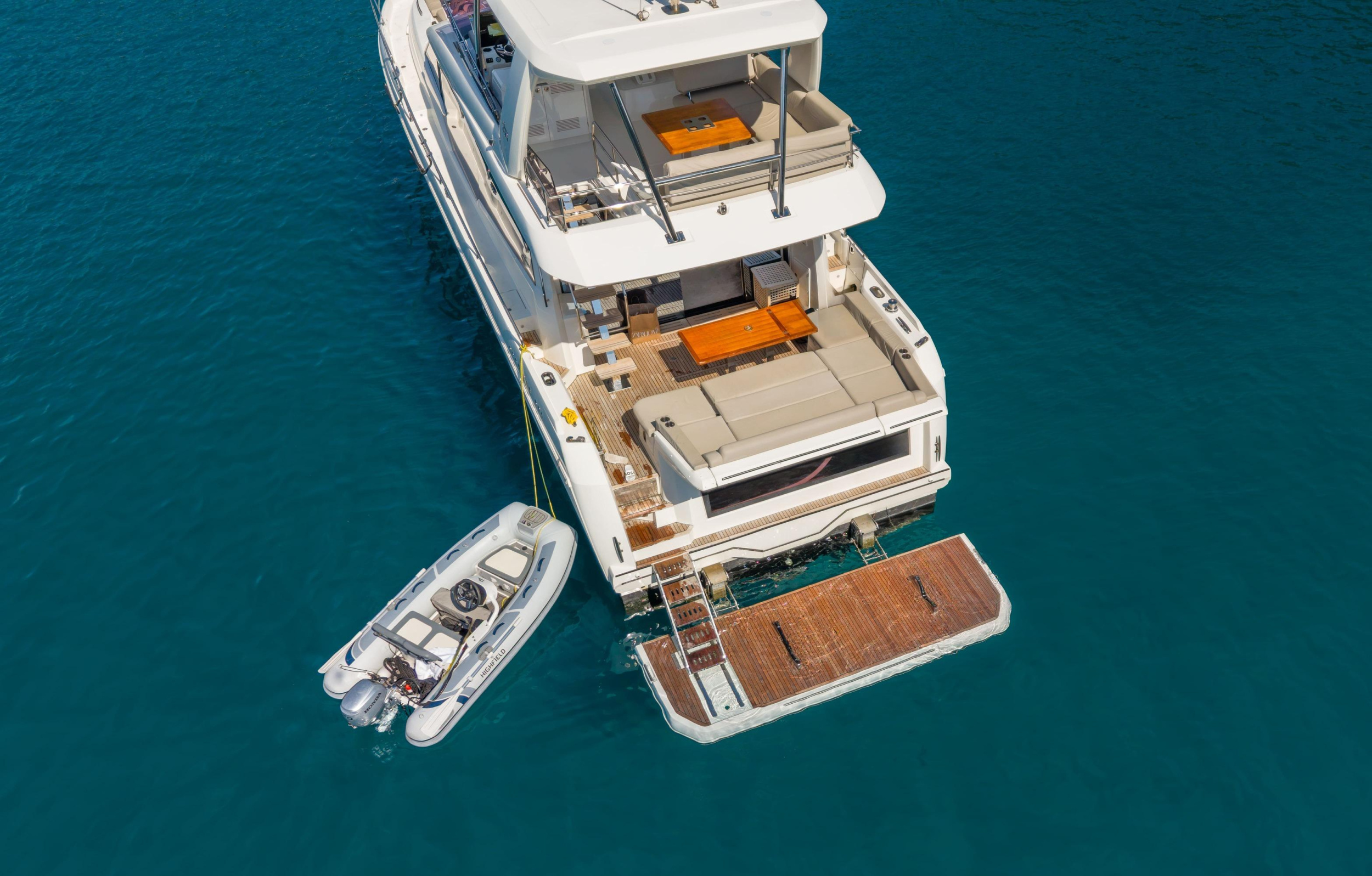 Prestige 590 Flybridge - 3 + 1 cab. — photo 8