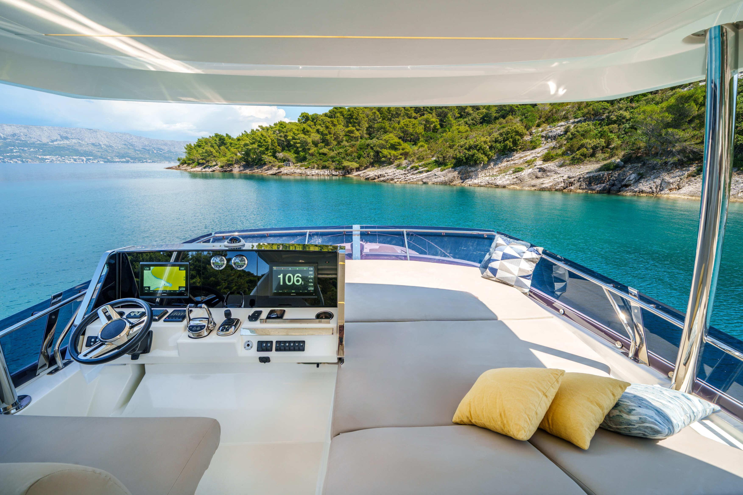 Prestige 590 Flybridge - 3 + 1 cab. — photo 13