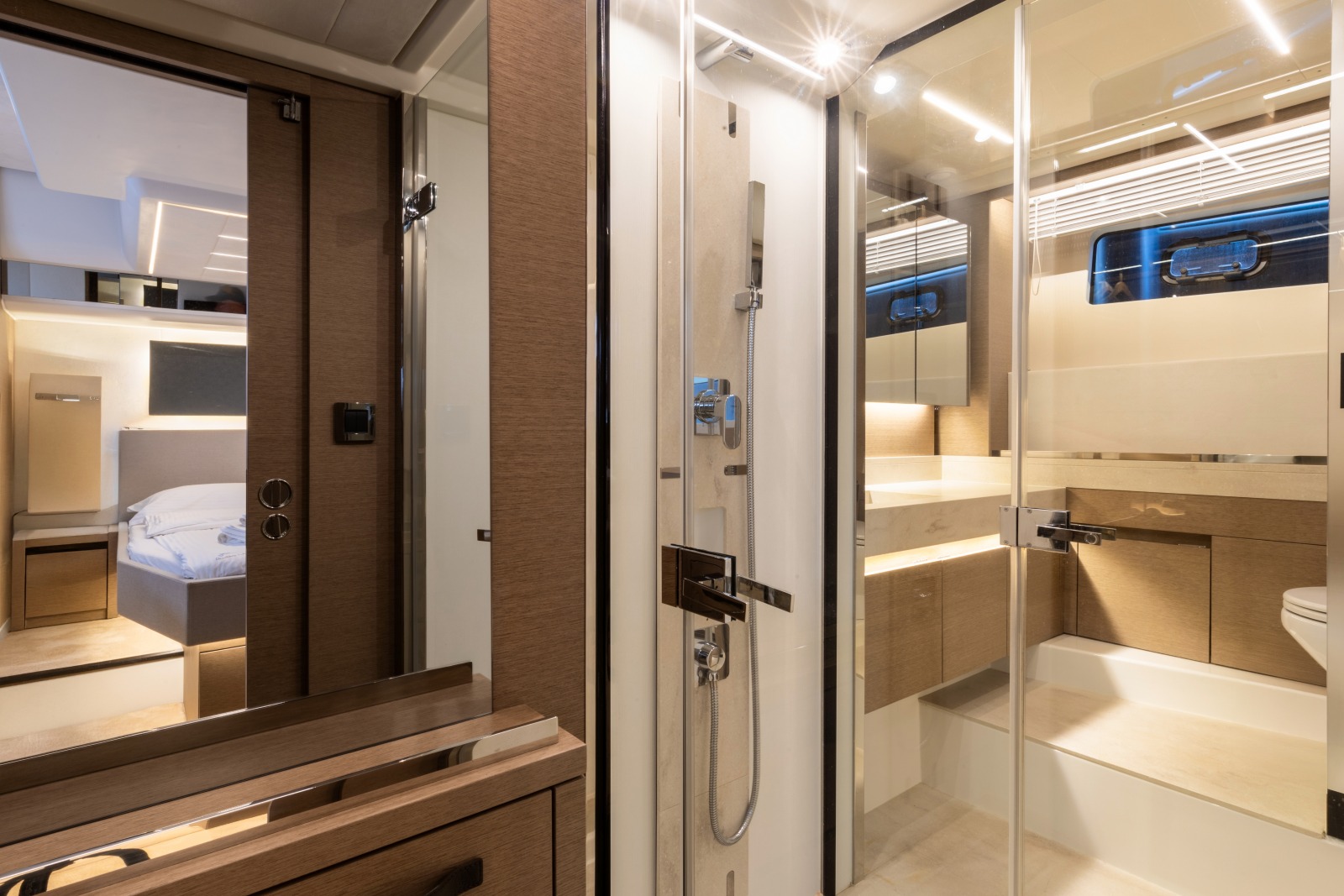 Prestige 590 Flybridge - 3 + 1 cab. — photo 11