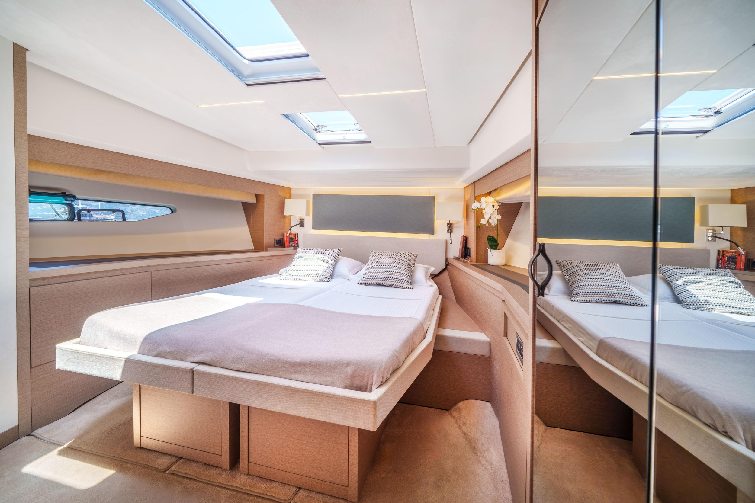 Prestige 590 Flybridge - 3 + 1 cab. — photo 25