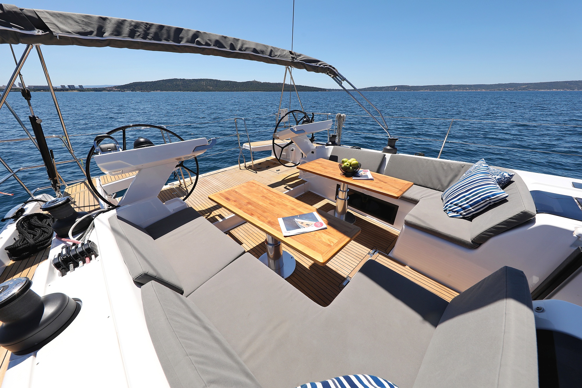 Hanse 588 - 5 + 1 cab. — photo 9