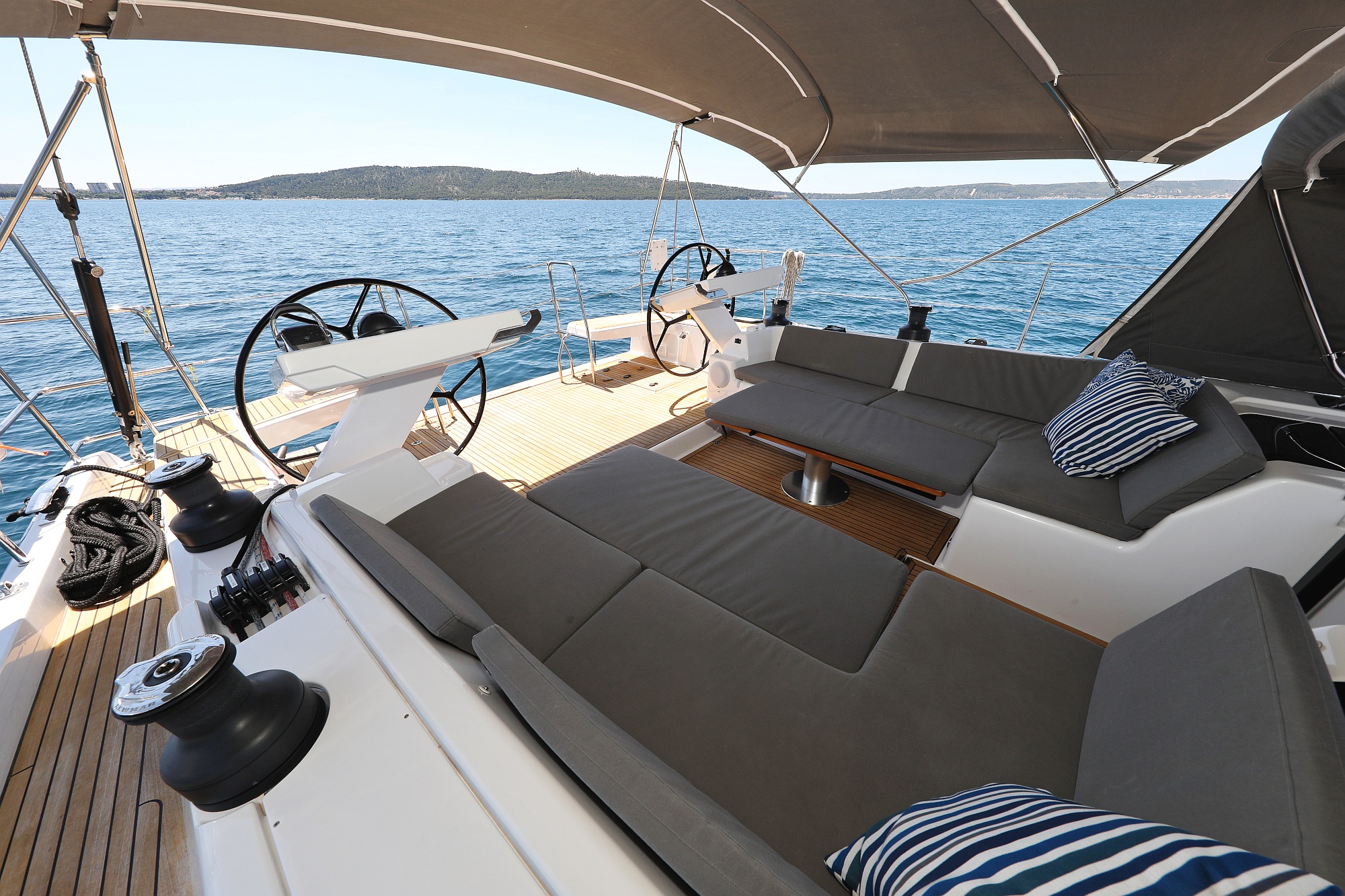 Hanse 588 - 5 + 1 cab. — photo 12