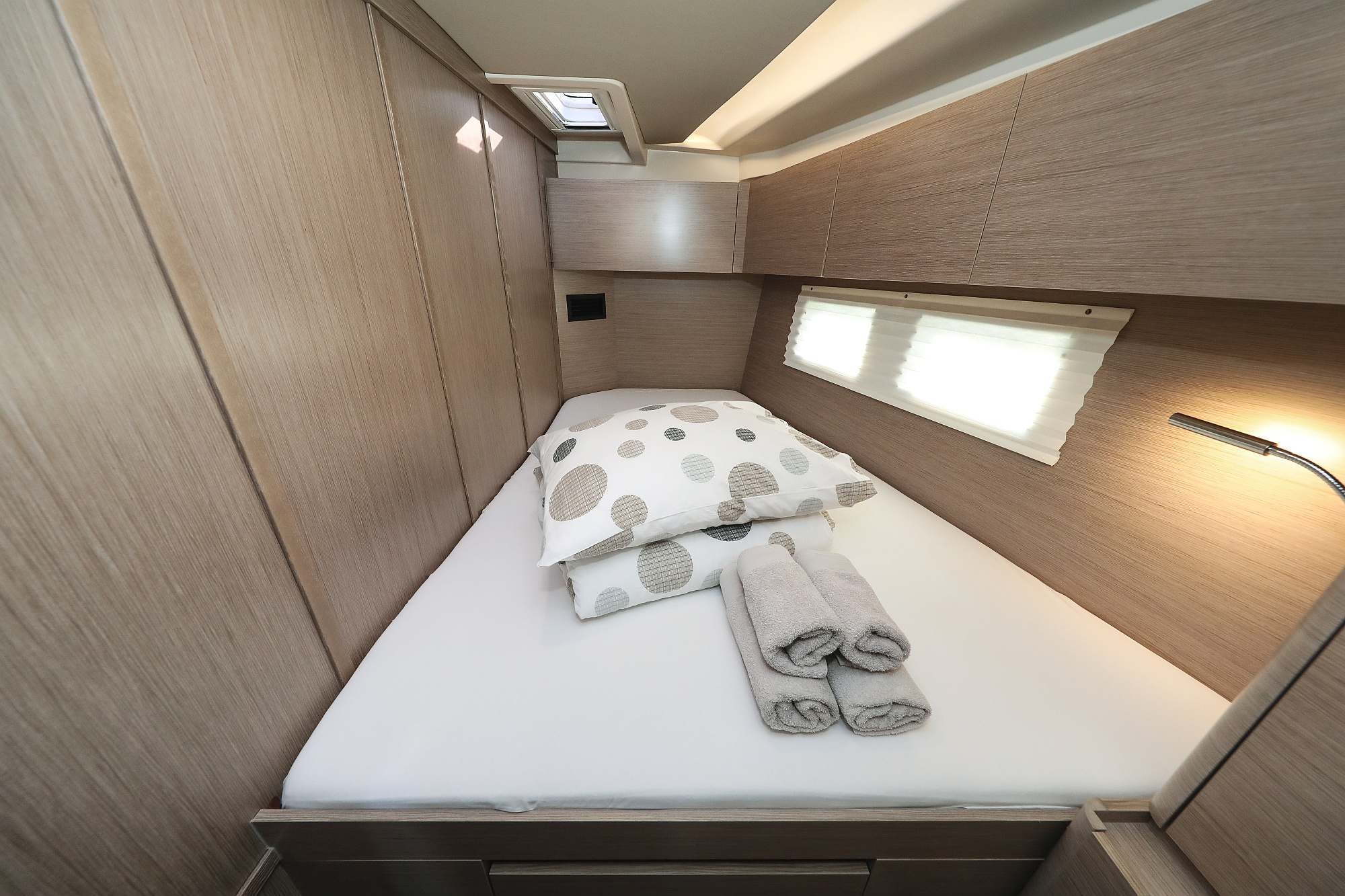 Hanse 588 - 5 + 1 cab. — photo 21