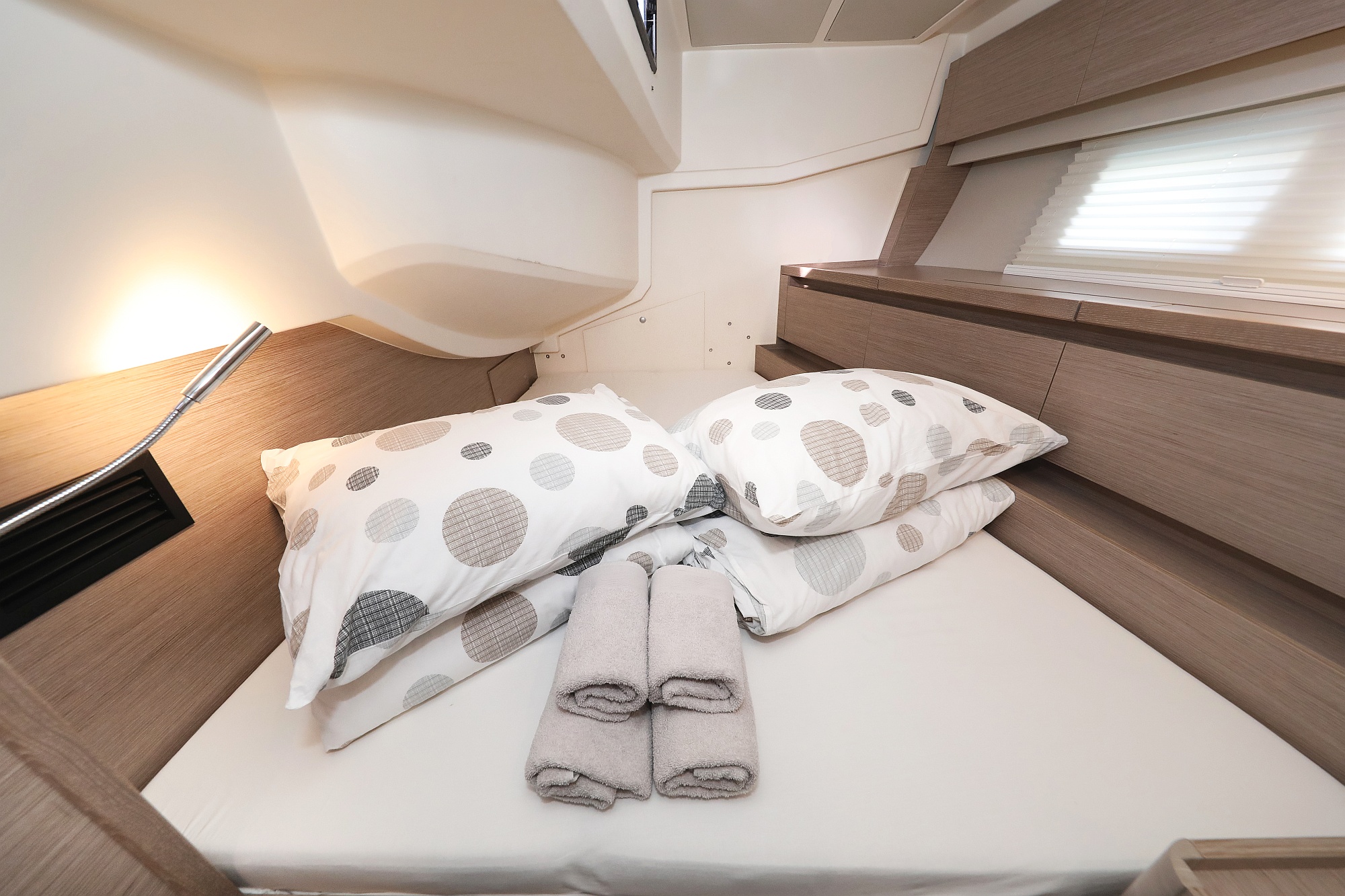 Hanse 588 - 5 + 1 cab. — photo 23