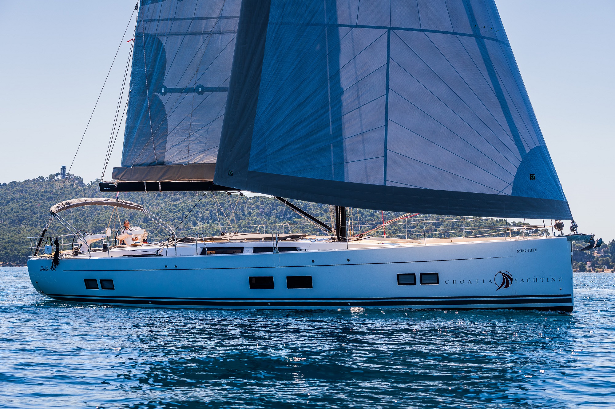 Hanse 588 - 4 + 1 cab. — photo 1
