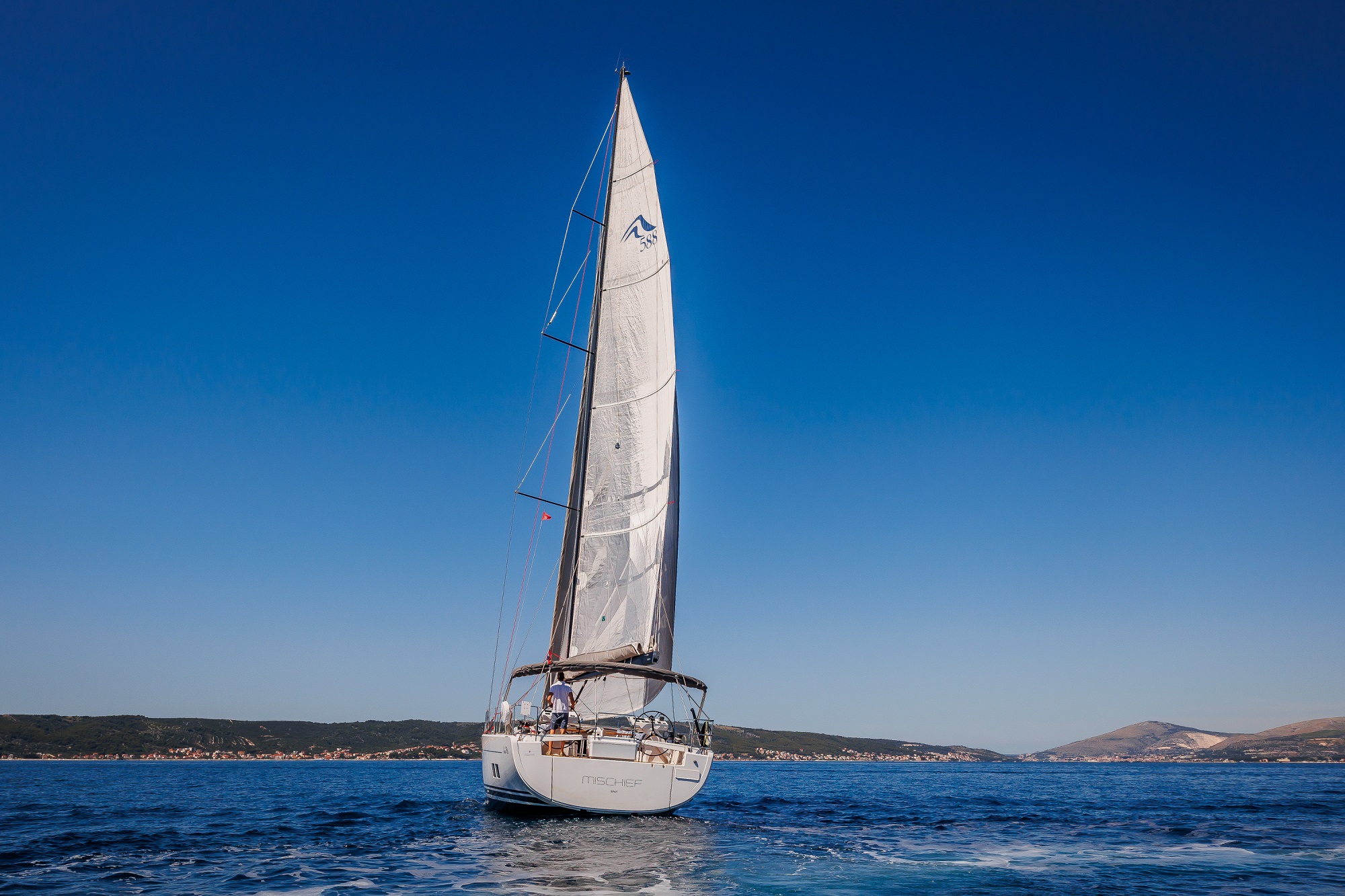 Hanse 588 - 4 + 1 cab. — photo 6