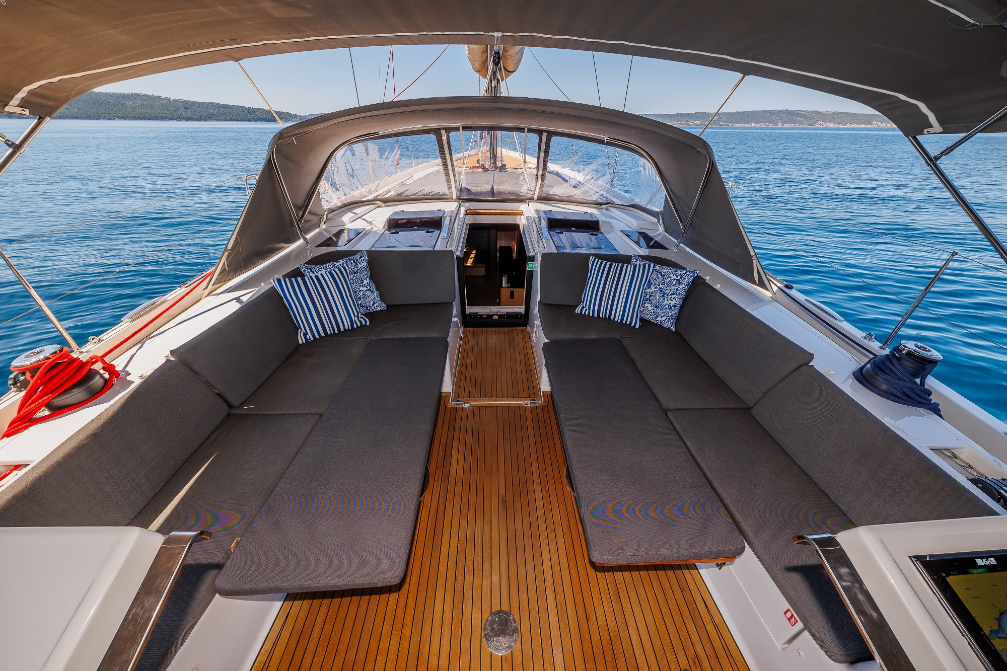 Hanse 588 - 4 + 1 cab. — photo 11