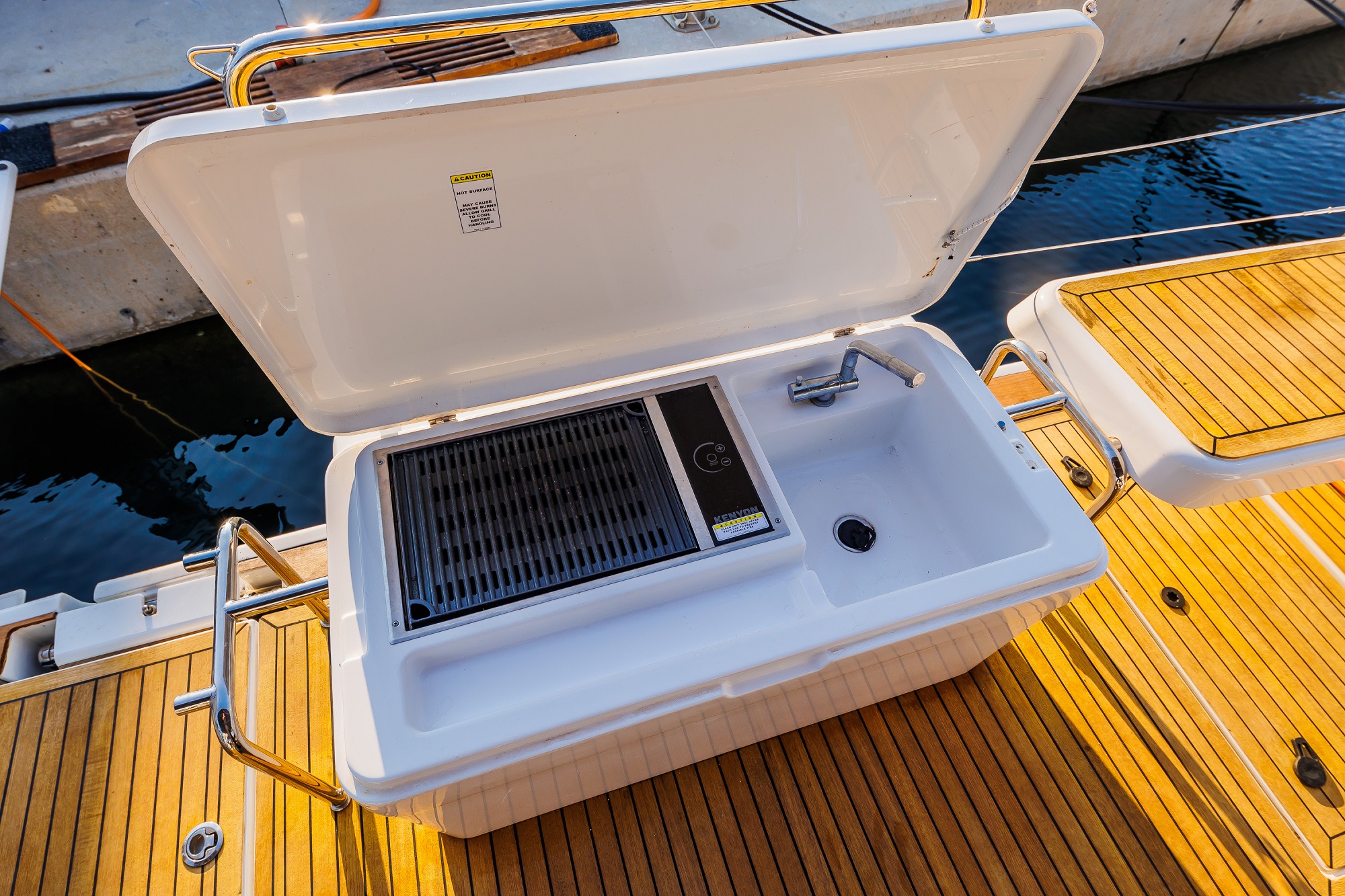 Hanse 588 - 4 + 1 cab. — photo 12