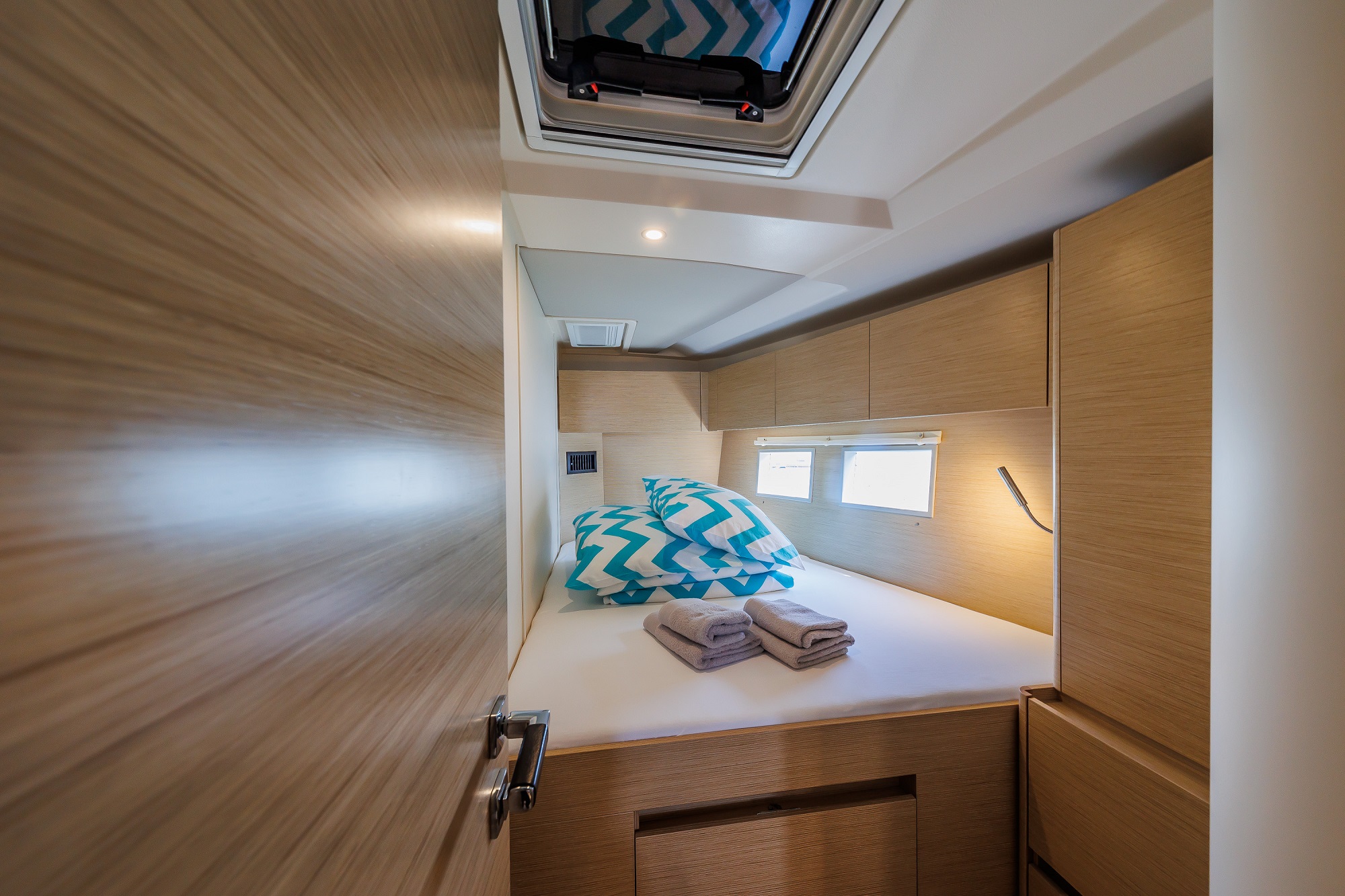 Hanse 588 - 4 + 1 cab. — photo 19
