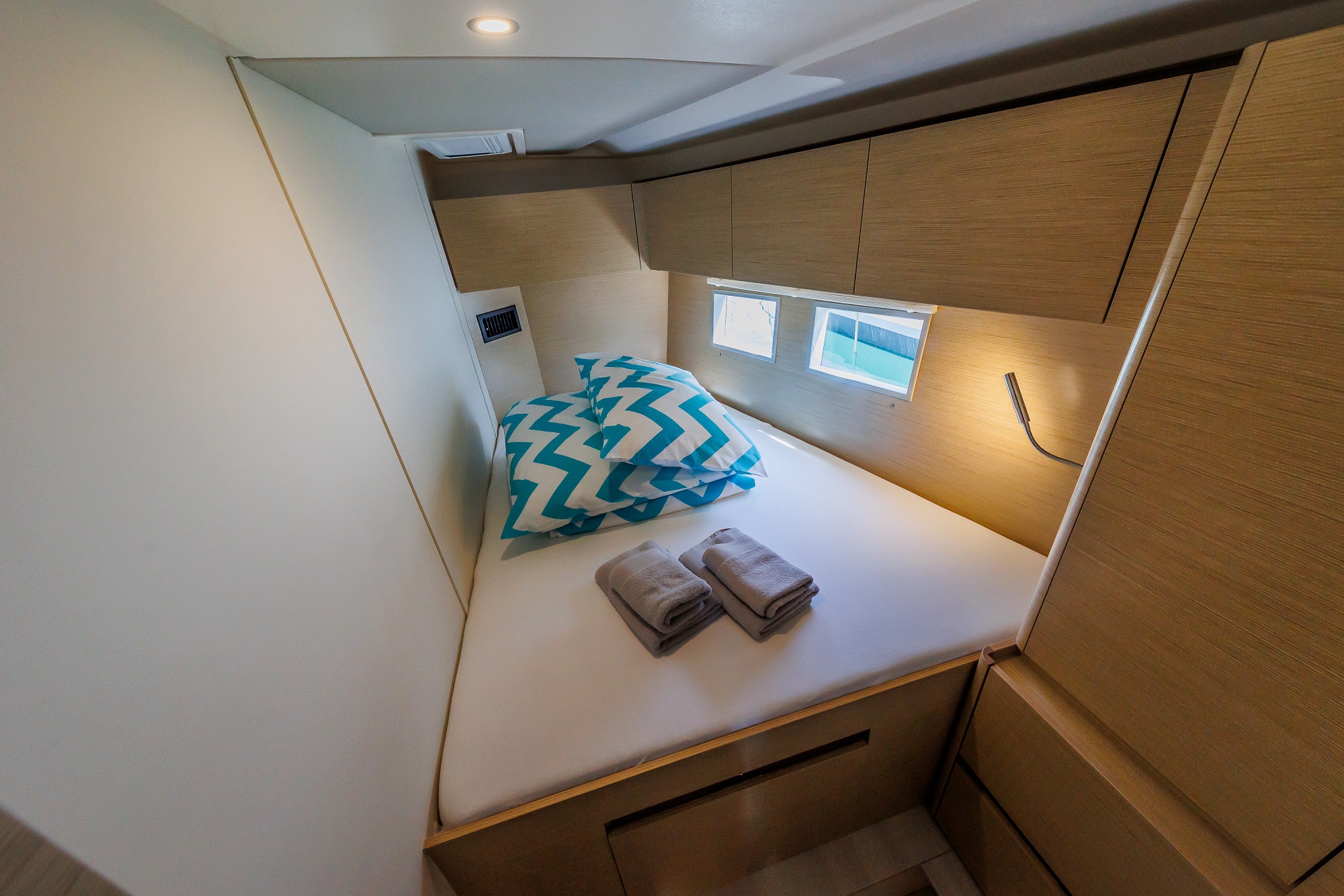 Hanse 588 - 4 + 1 cab. — photo 22