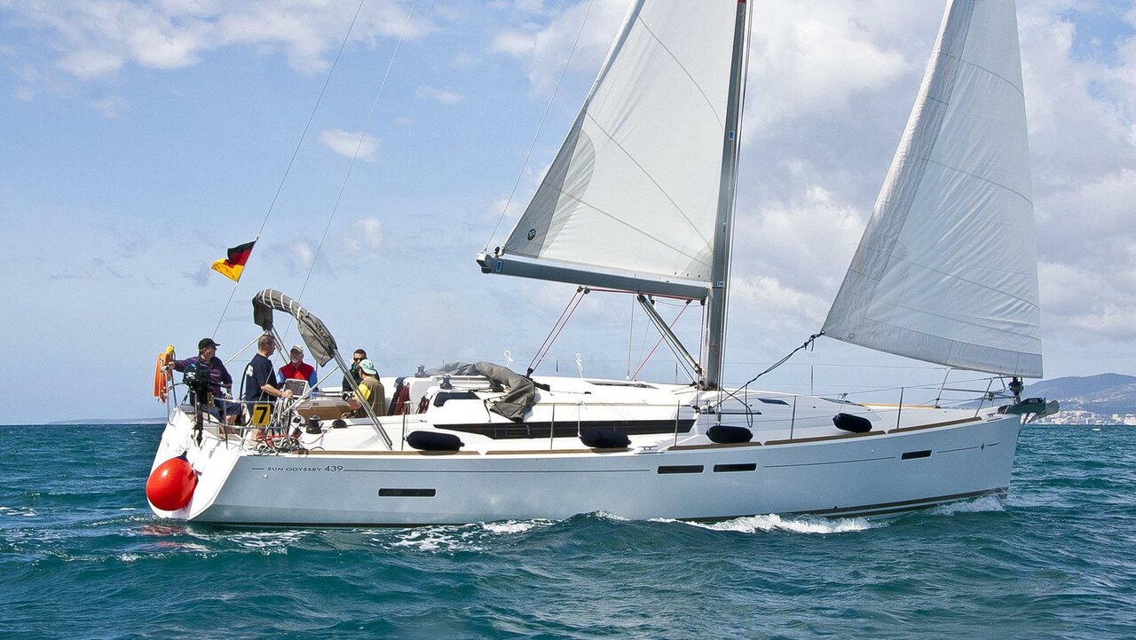 Sun Odyssey 439 — photo 1