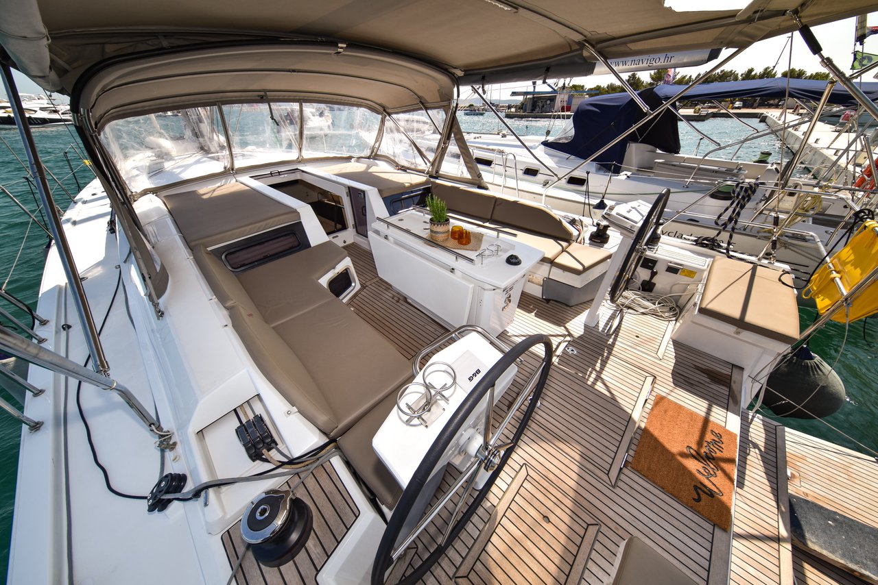 Oceanis 51.1 OW - 3 cab — photo 6