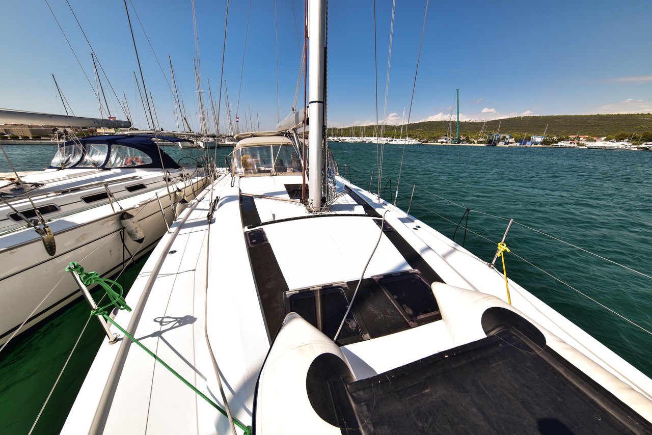 Oceanis 51.1 OW - 3 cab — photo 16