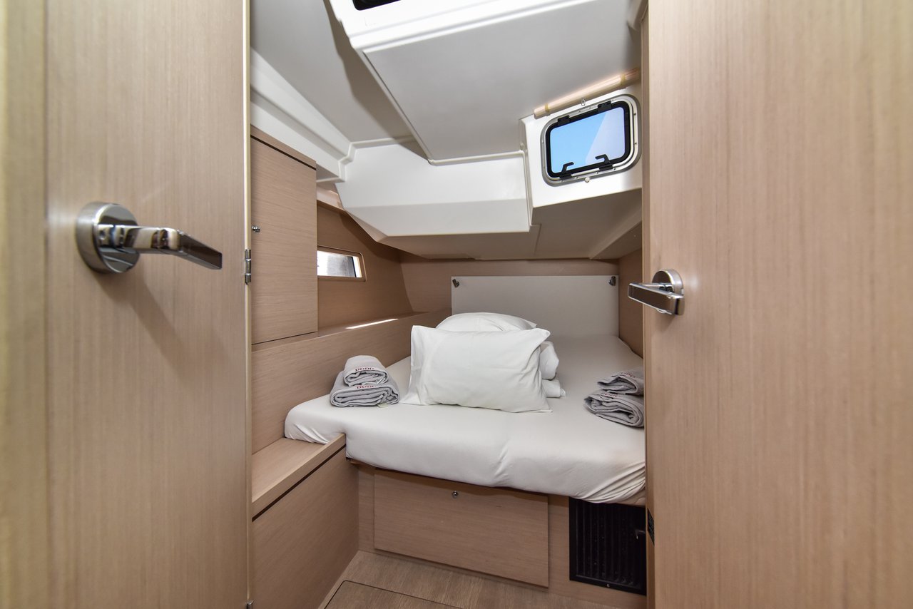 Oceanis 51.1 OW - 3 cab — photo 30