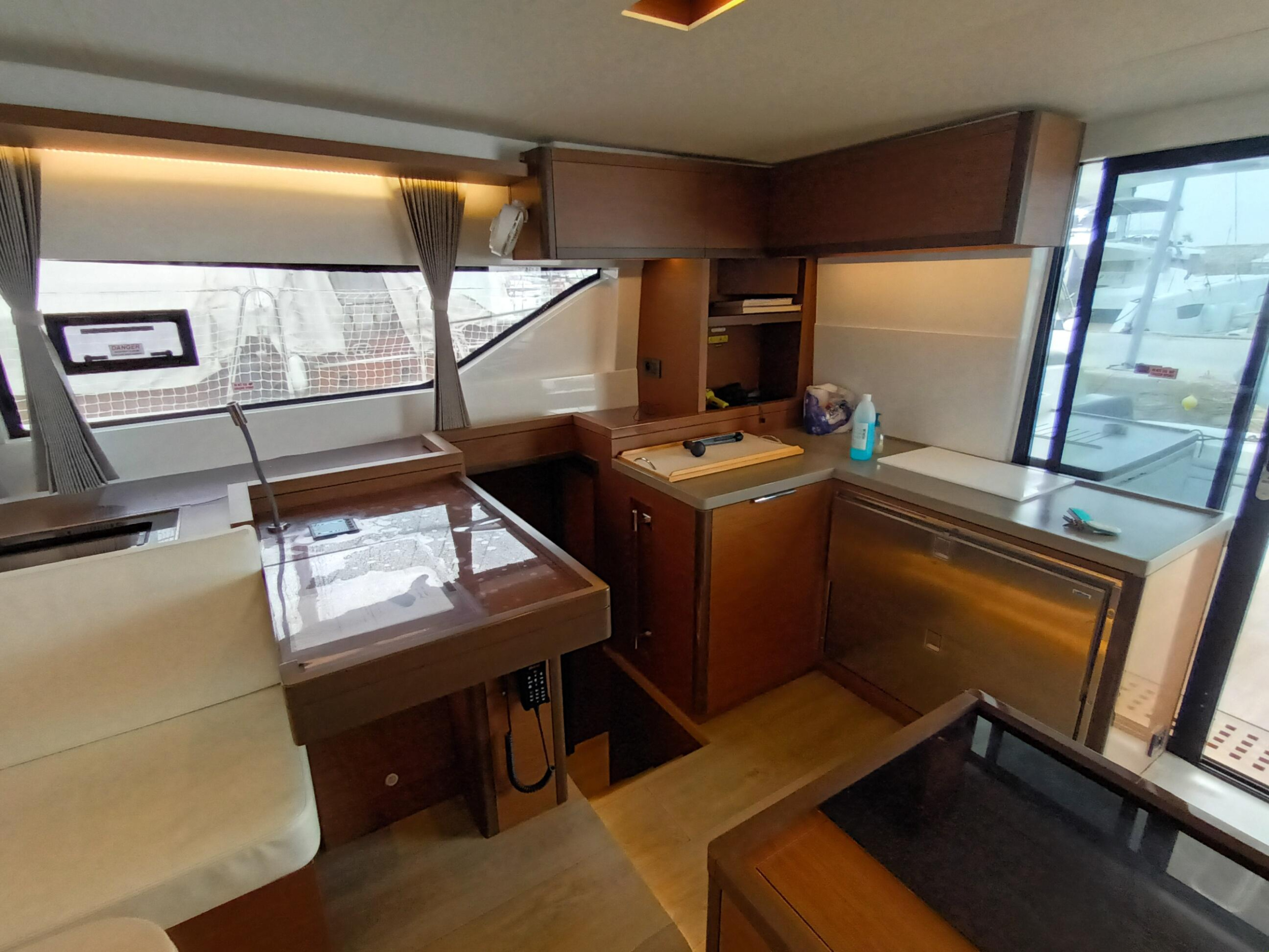 Lagoon 50 - 6 + 2 cab. — photo 11