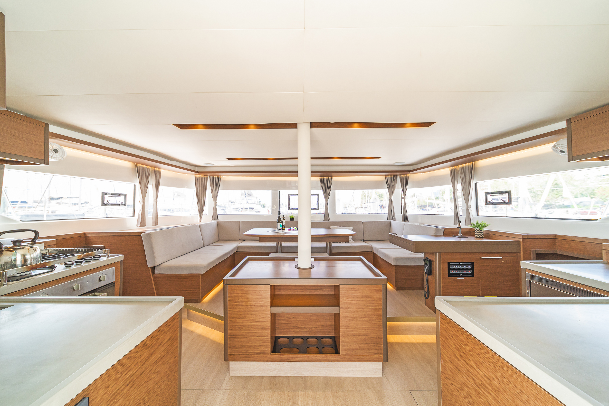 Lagoon 50 - 6 + 2 cab. — photo 12