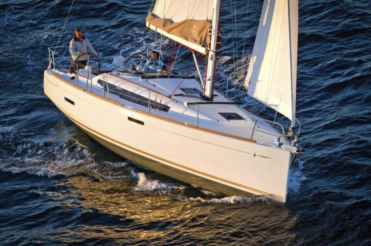Sun Odyssey 379 — photo 3