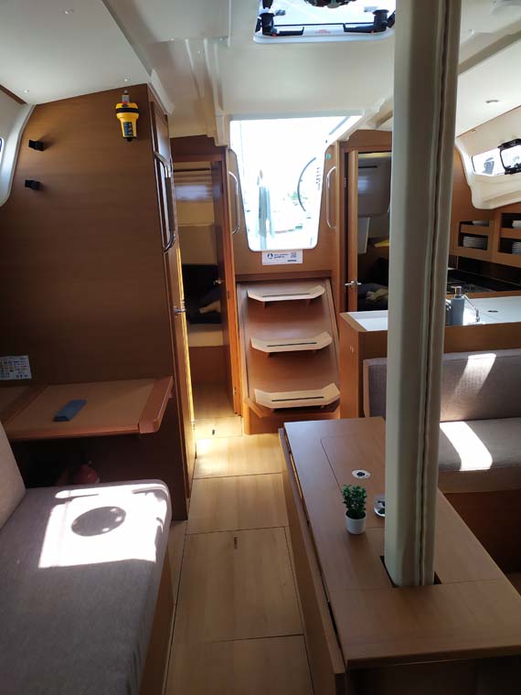 Sun Odyssey 380 - 3 cab. — photo 10