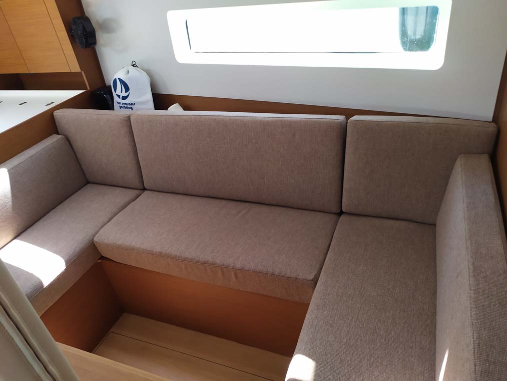 Sun Odyssey 380 - 3 cab. — photo 11