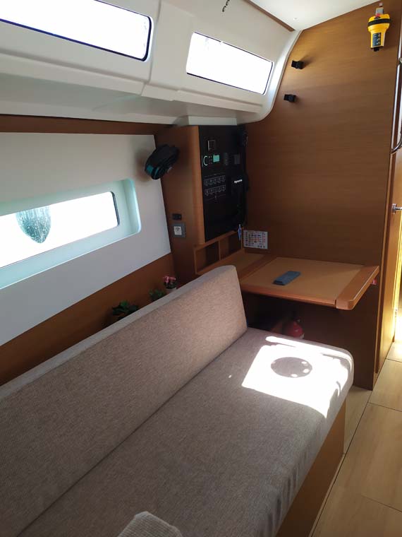 Sun Odyssey 380 - 3 cab. — photo 13