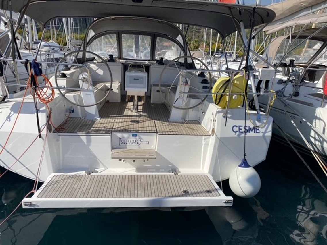Bavaria C42 — photo 1