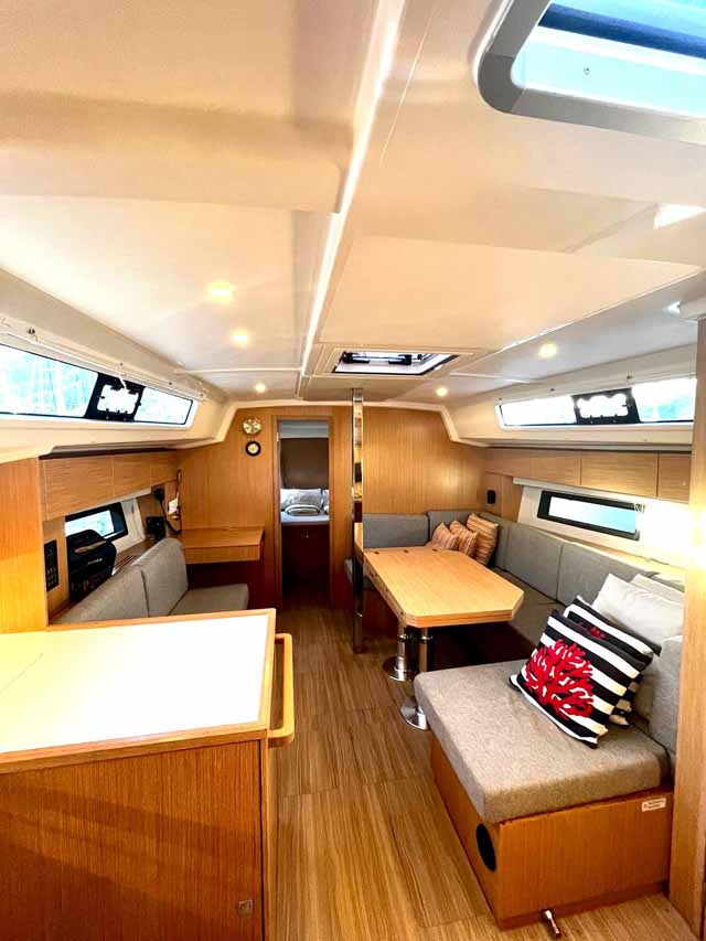 Bavaria C42 — photo 4