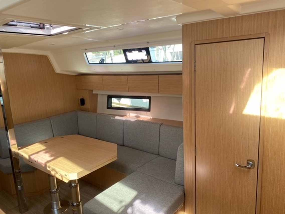 Bavaria C42 — photo 5