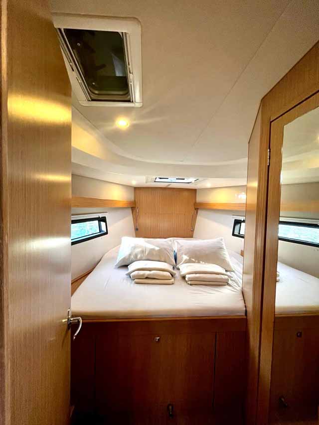 Bavaria C42 — photo 8