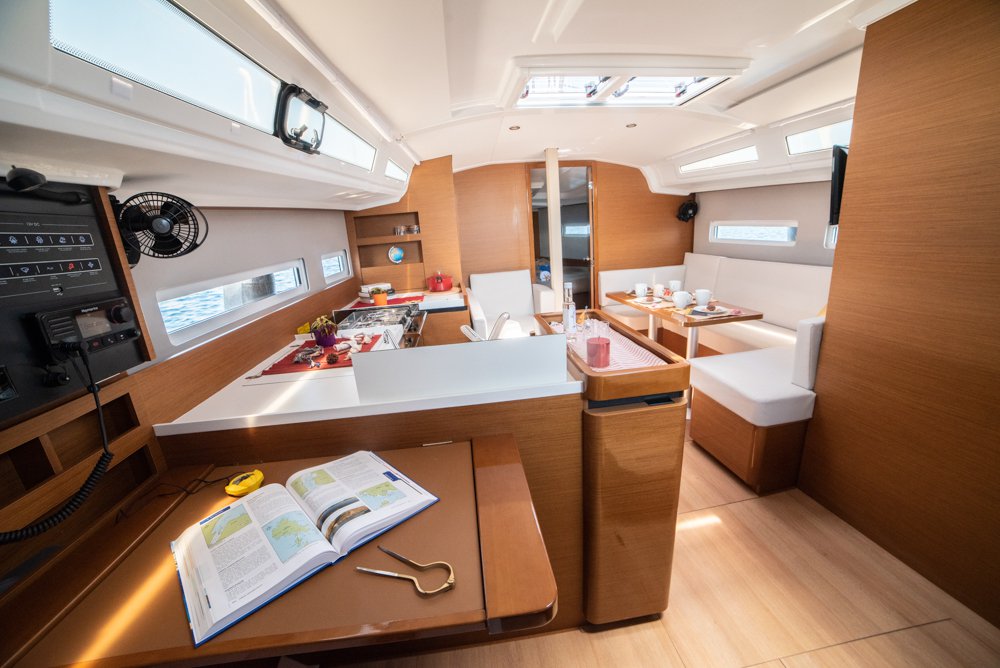 Sun Odyssey 410 - 3 cab. — photo 41