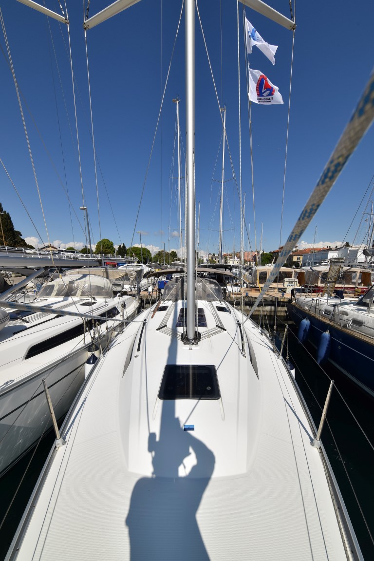 Bavaria Cruiser 37 - 3 cab. — photo 12