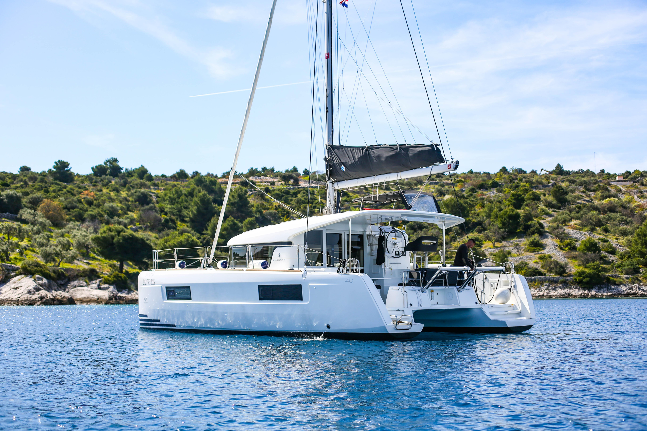 Lagoon 40 - 4 + 2 cab — photo 4