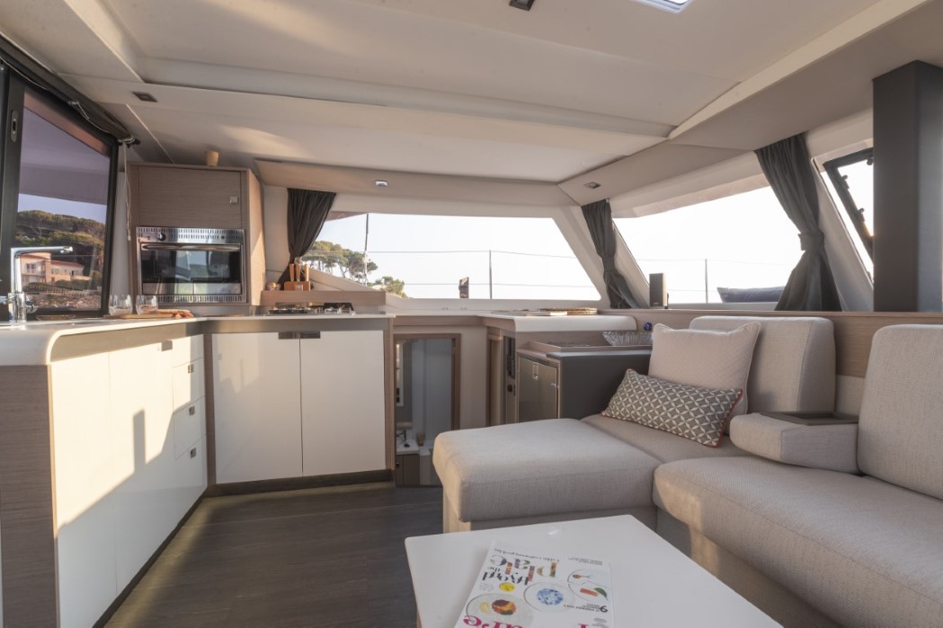 Fountaine Pajot Isla 40 - 4 + 1 cab. — photo 9