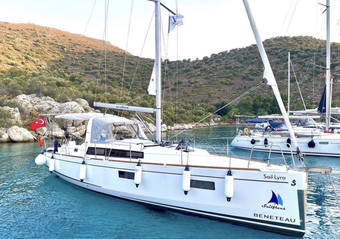 Oceanis 38.1 — photo 1