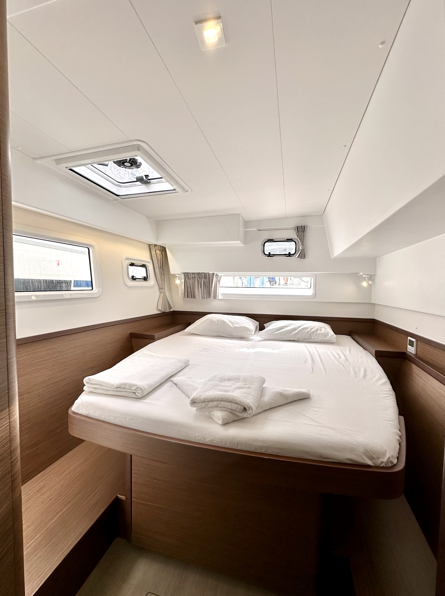 Lagoon 42 - 4 + 2 cab. — photo 17