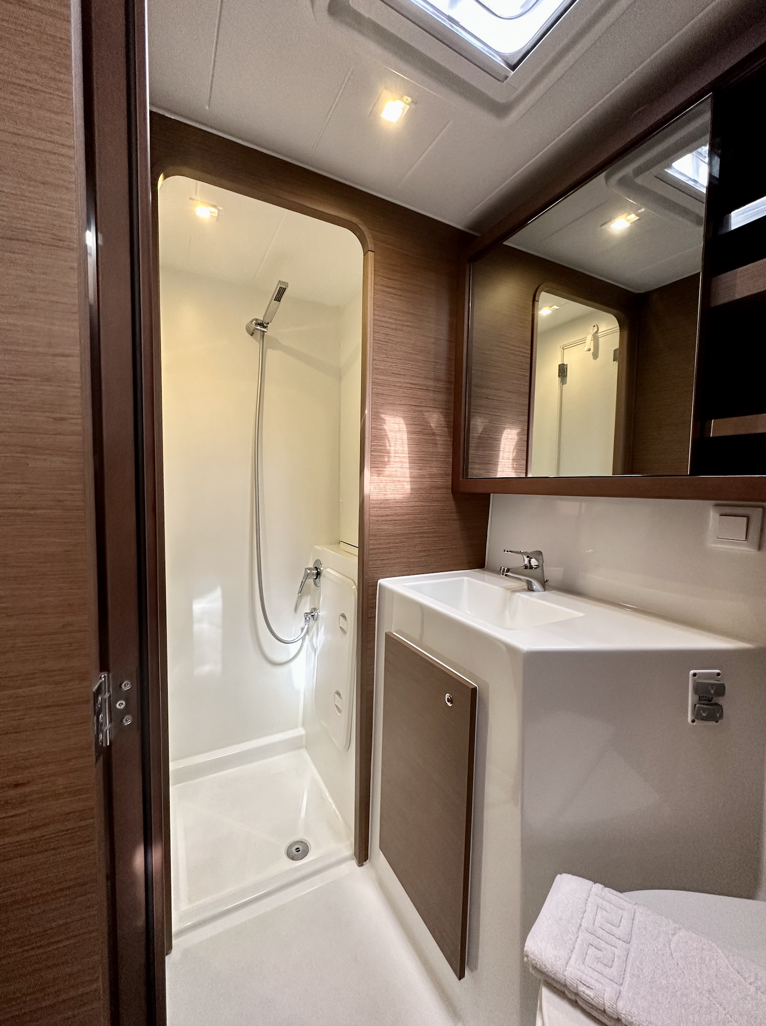 Lagoon 42 - 4 + 2 cab. — photo 22