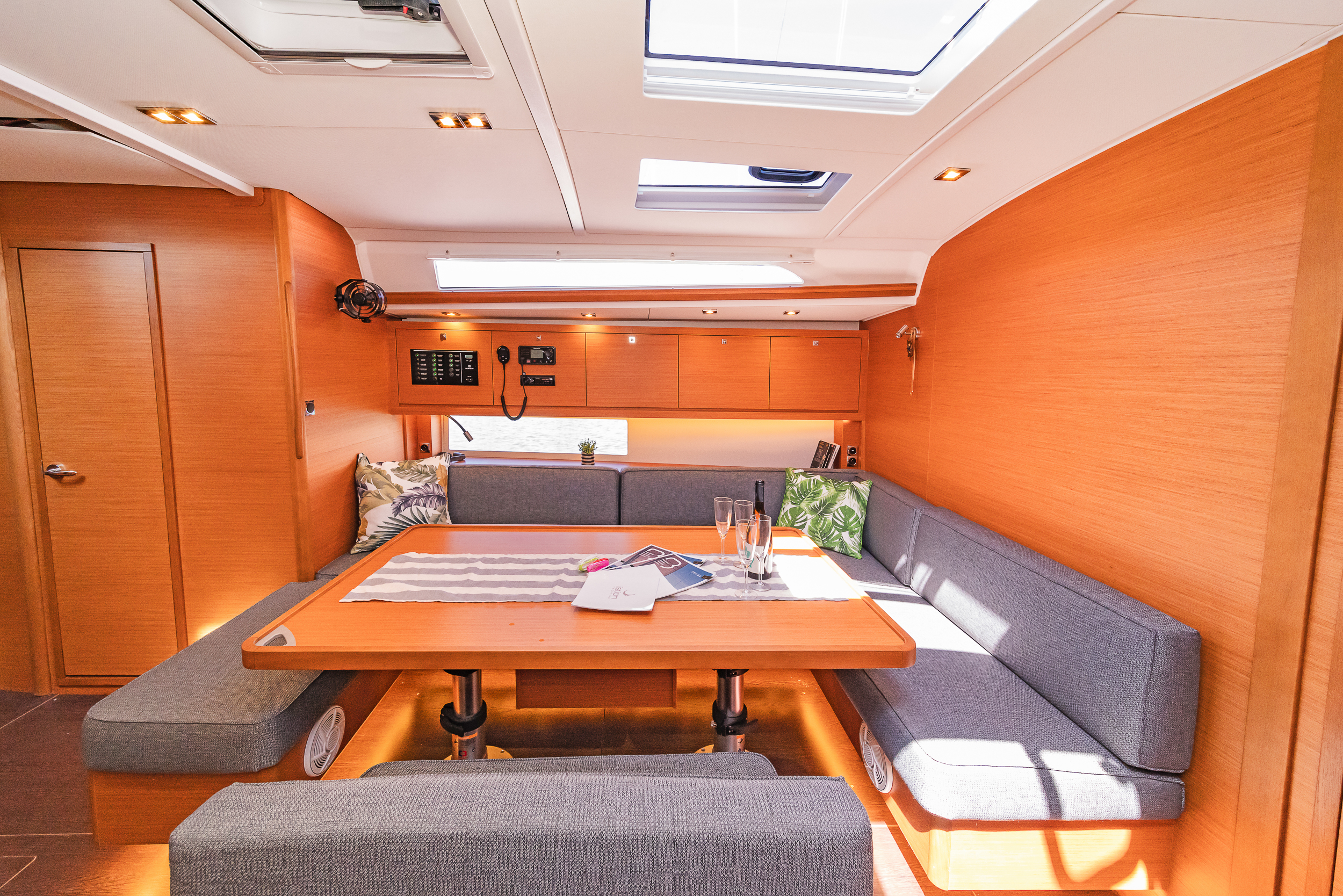 Dufour 470 - 5 cab. — photo 8