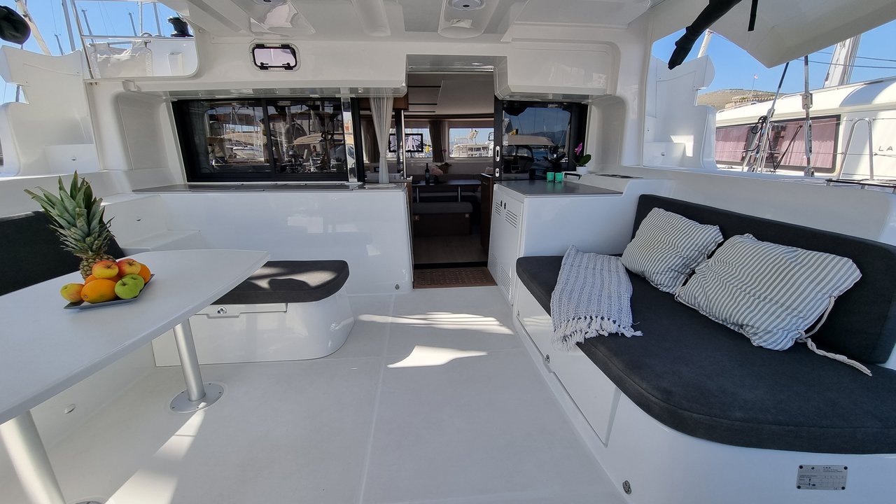 Lagoon 46 - 4 + 2 cab. — photo 10
