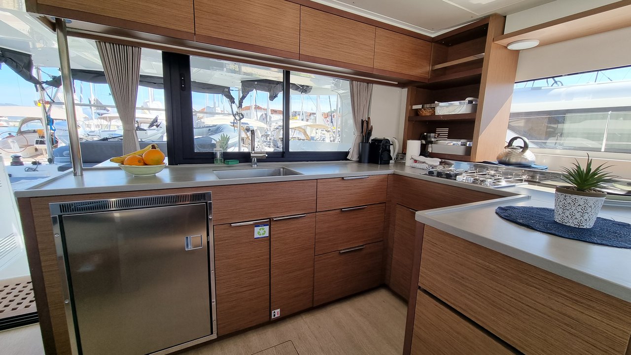 Lagoon 46 - 4 + 2 cab. — photo 14