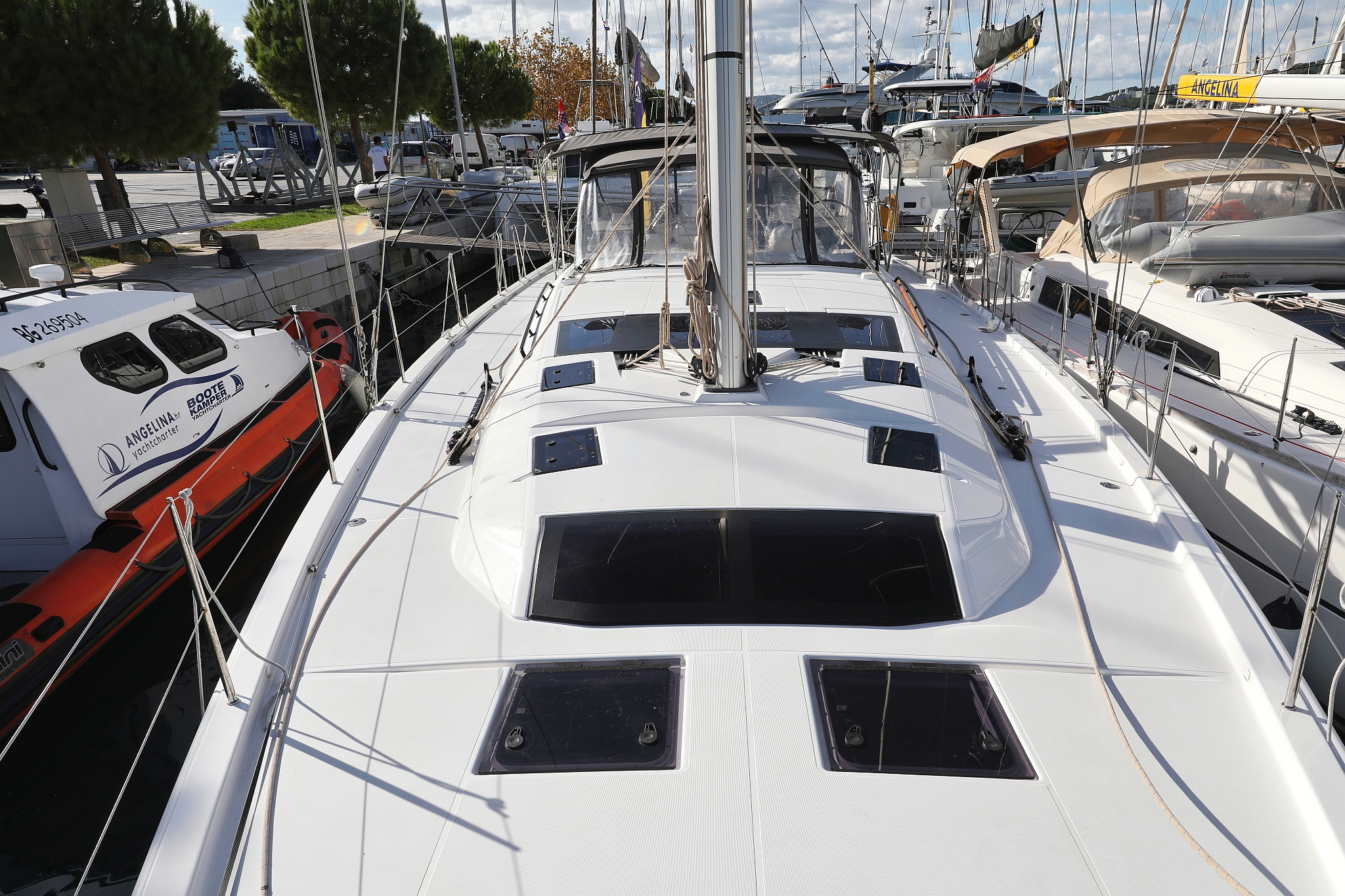 Dufour 530 - 6 cab. — photo 11