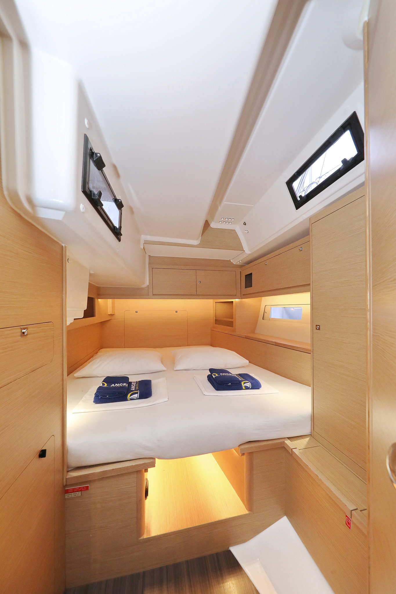 Dufour 530 - 6 cab. — photo 30
