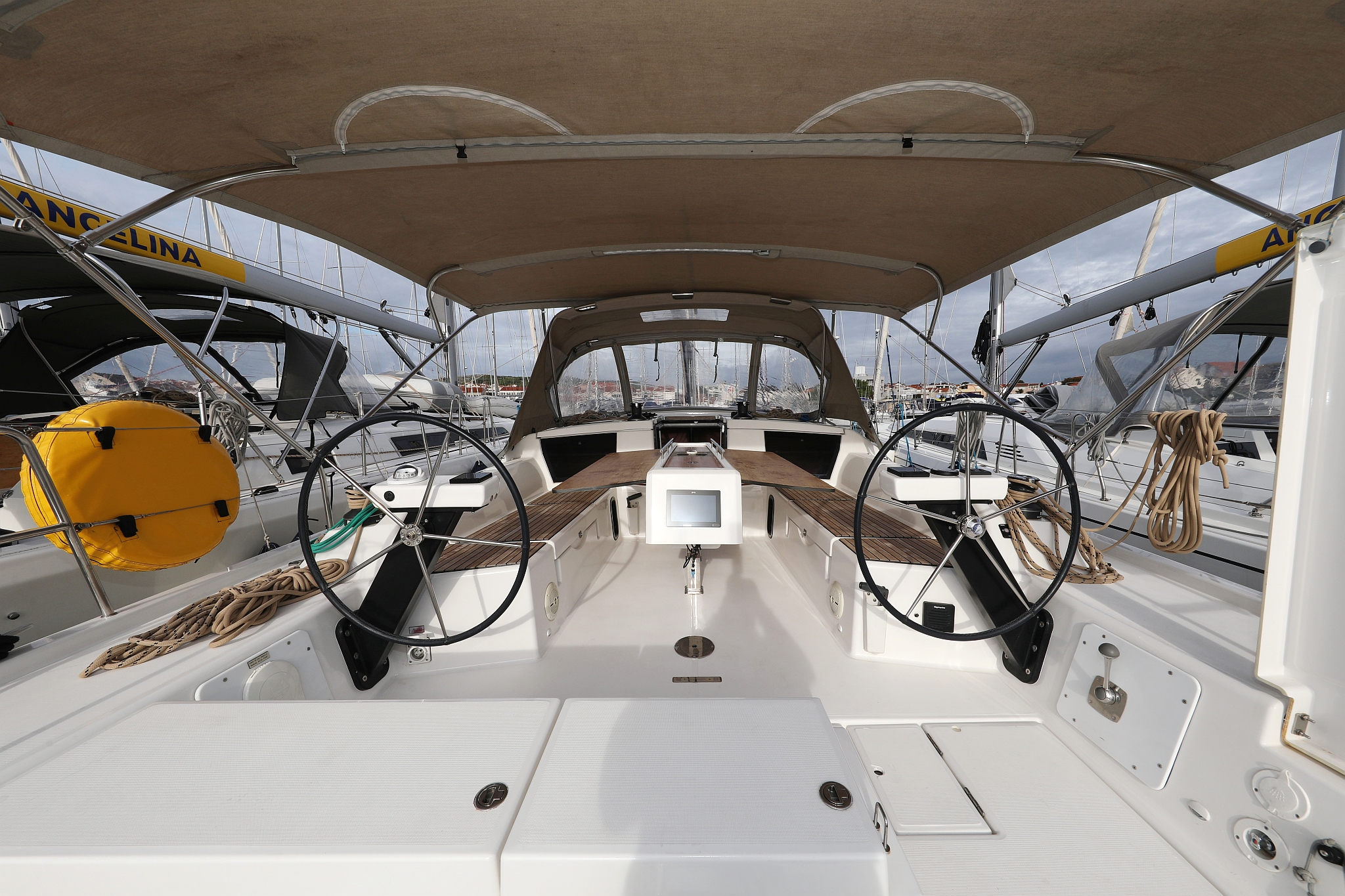 Dufour 430 - 3 cab. — photo 5