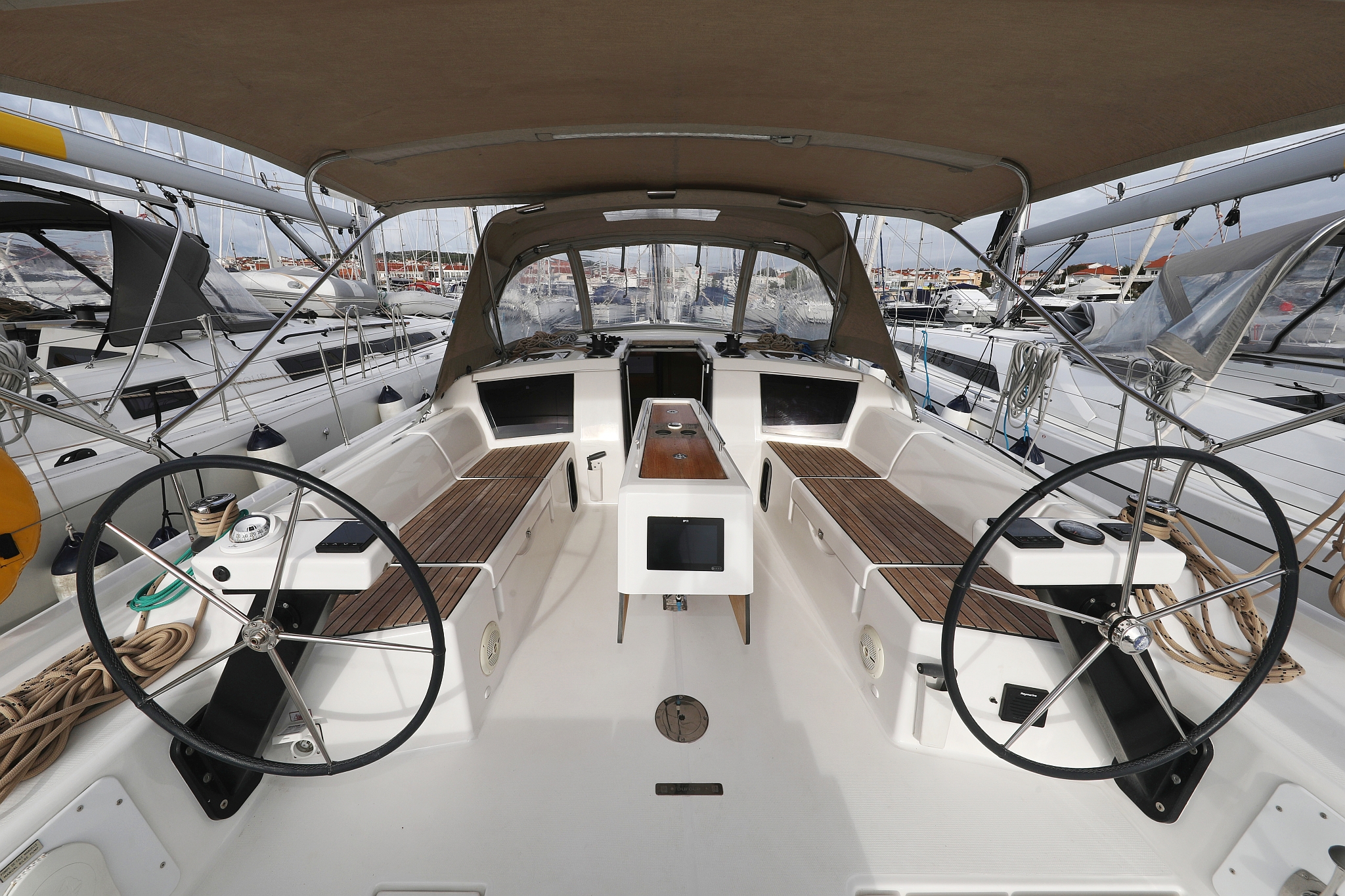 Dufour 430 - 3 cab. — photo 6