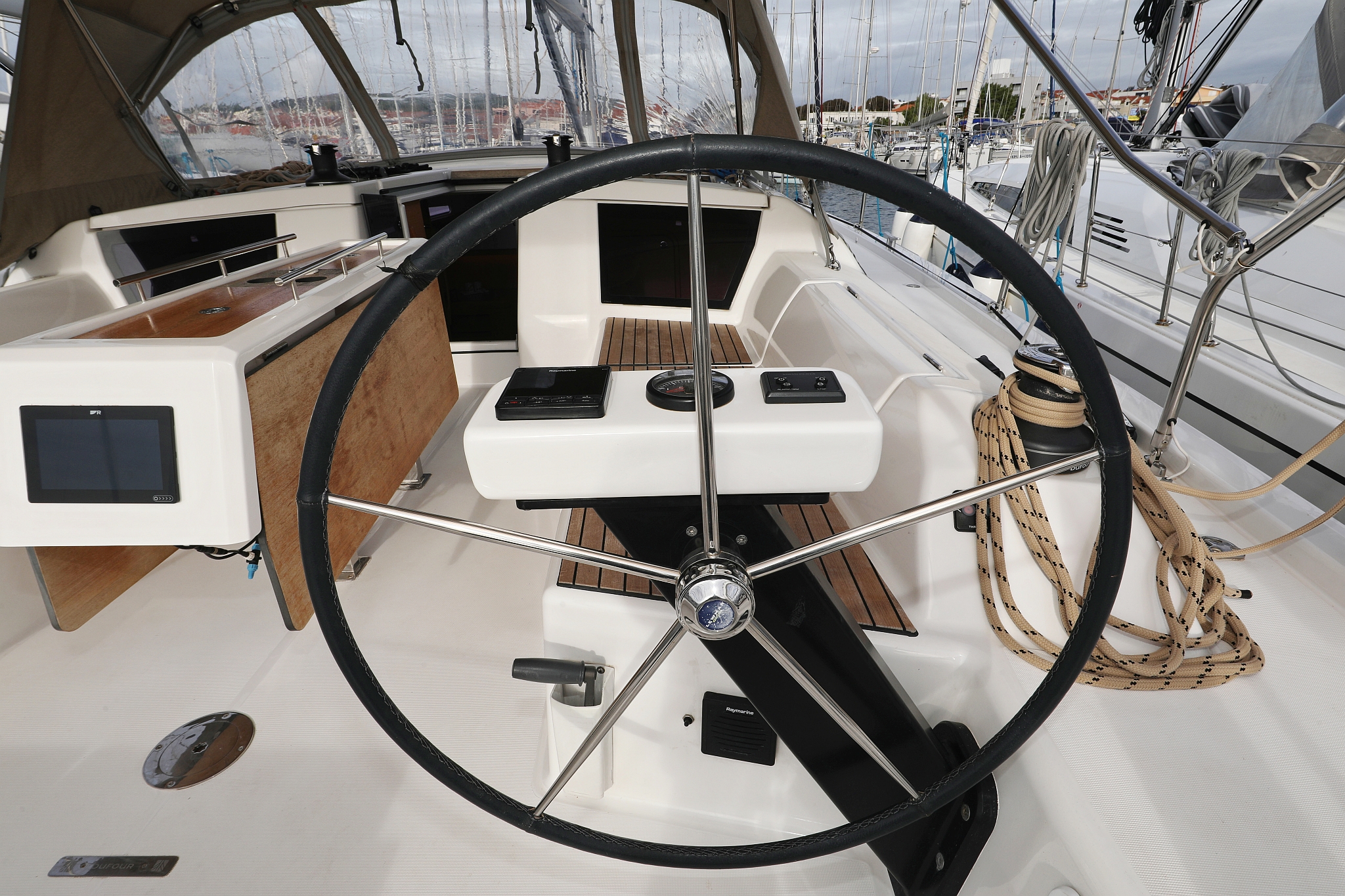 Dufour 430 - 3 cab. — photo 7
