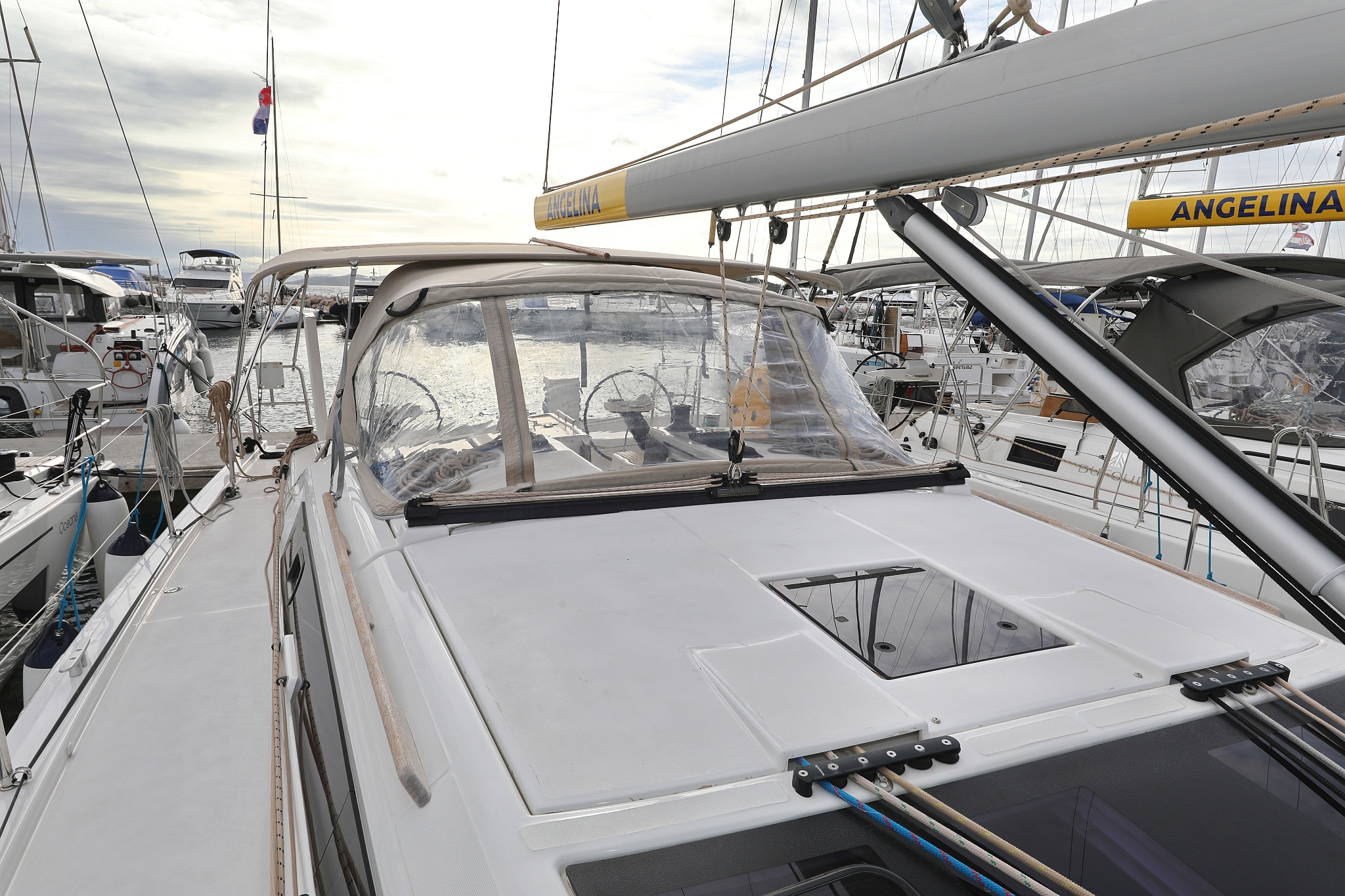 Dufour 430 - 3 cab. — photo 12