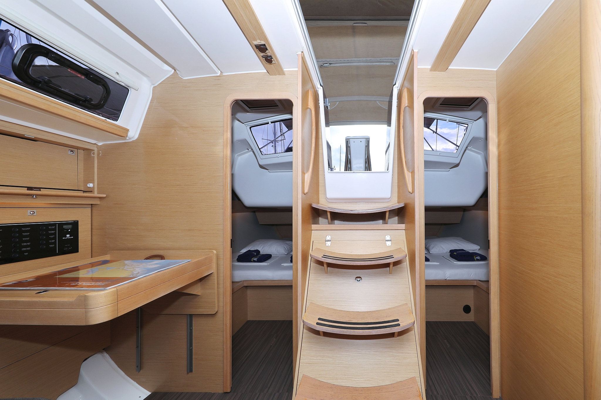 Dufour 430 - 3 cab. — photo 23