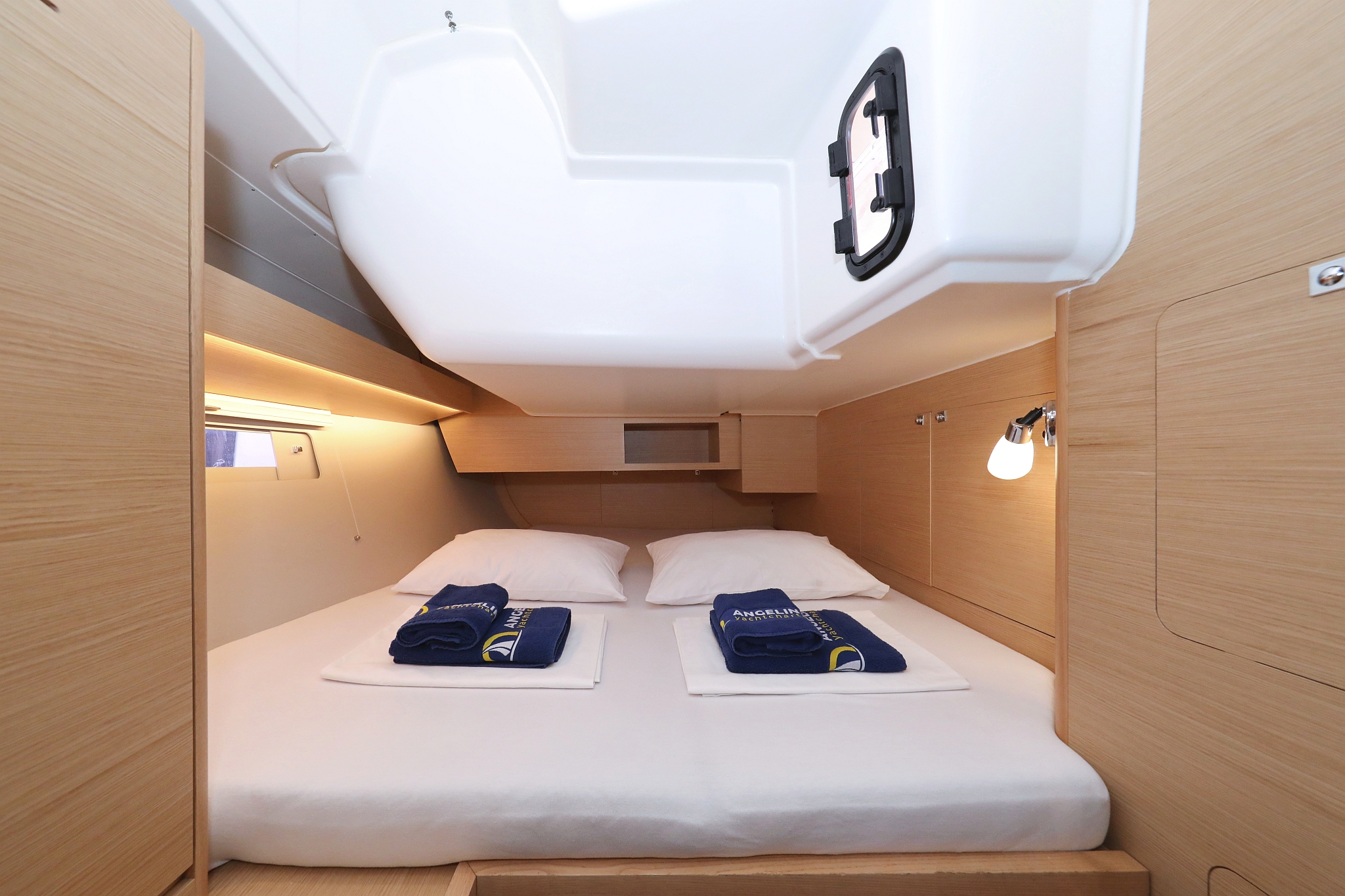 Dufour 430 - 3 cab. — photo 26