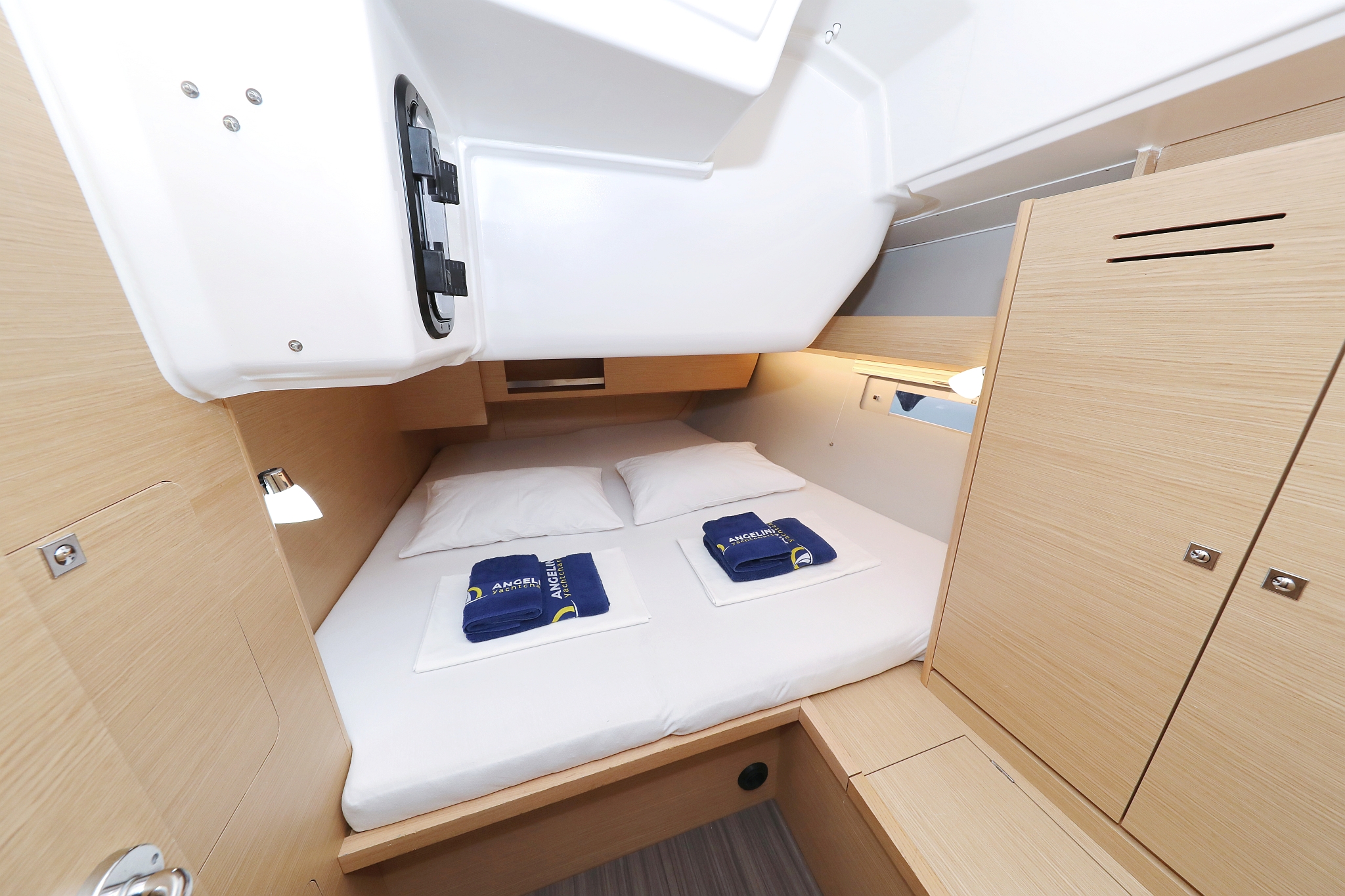 Dufour 430 - 3 cab. — photo 28