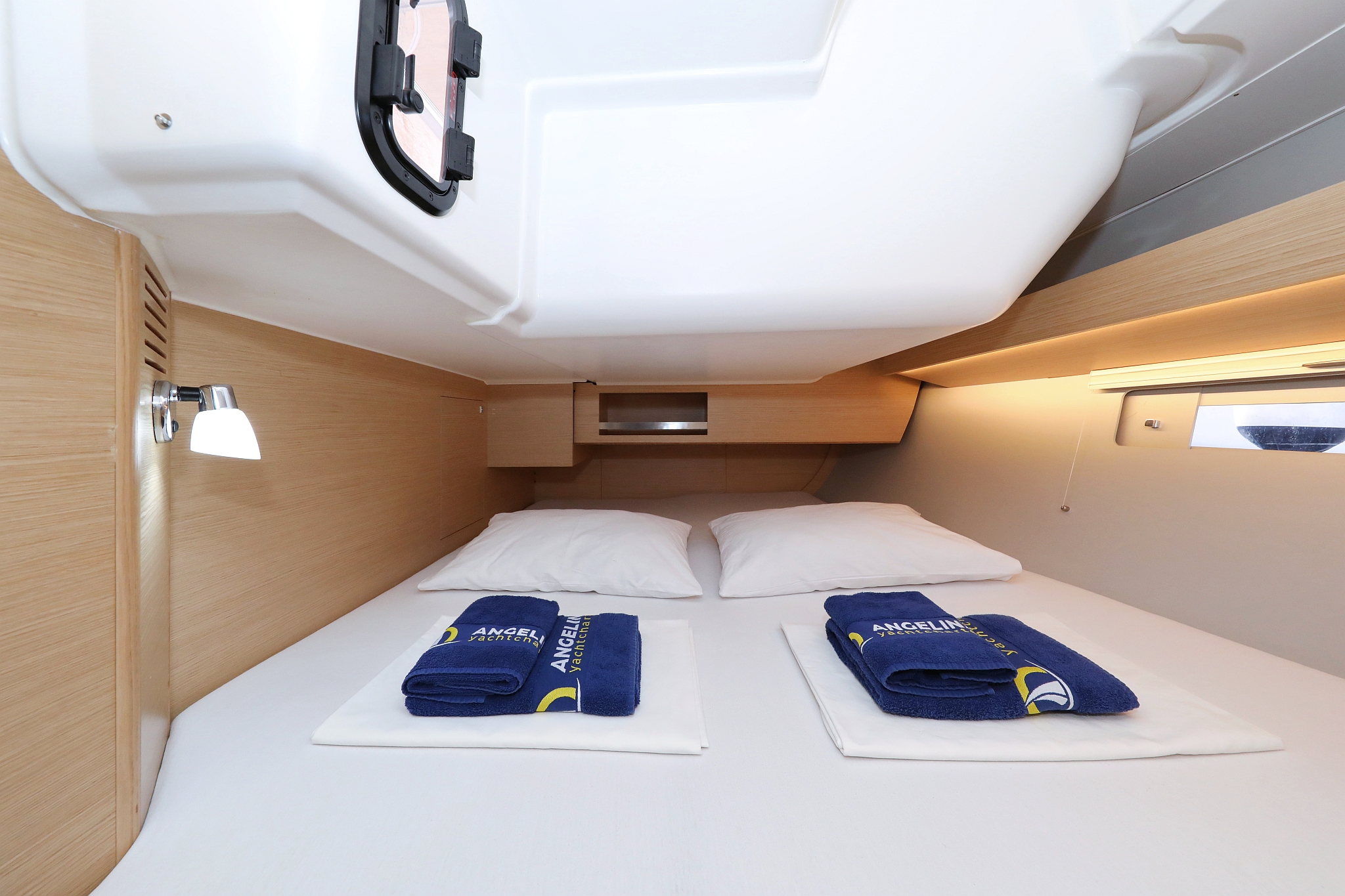 Dufour 430 - 3 cab. — photo 29