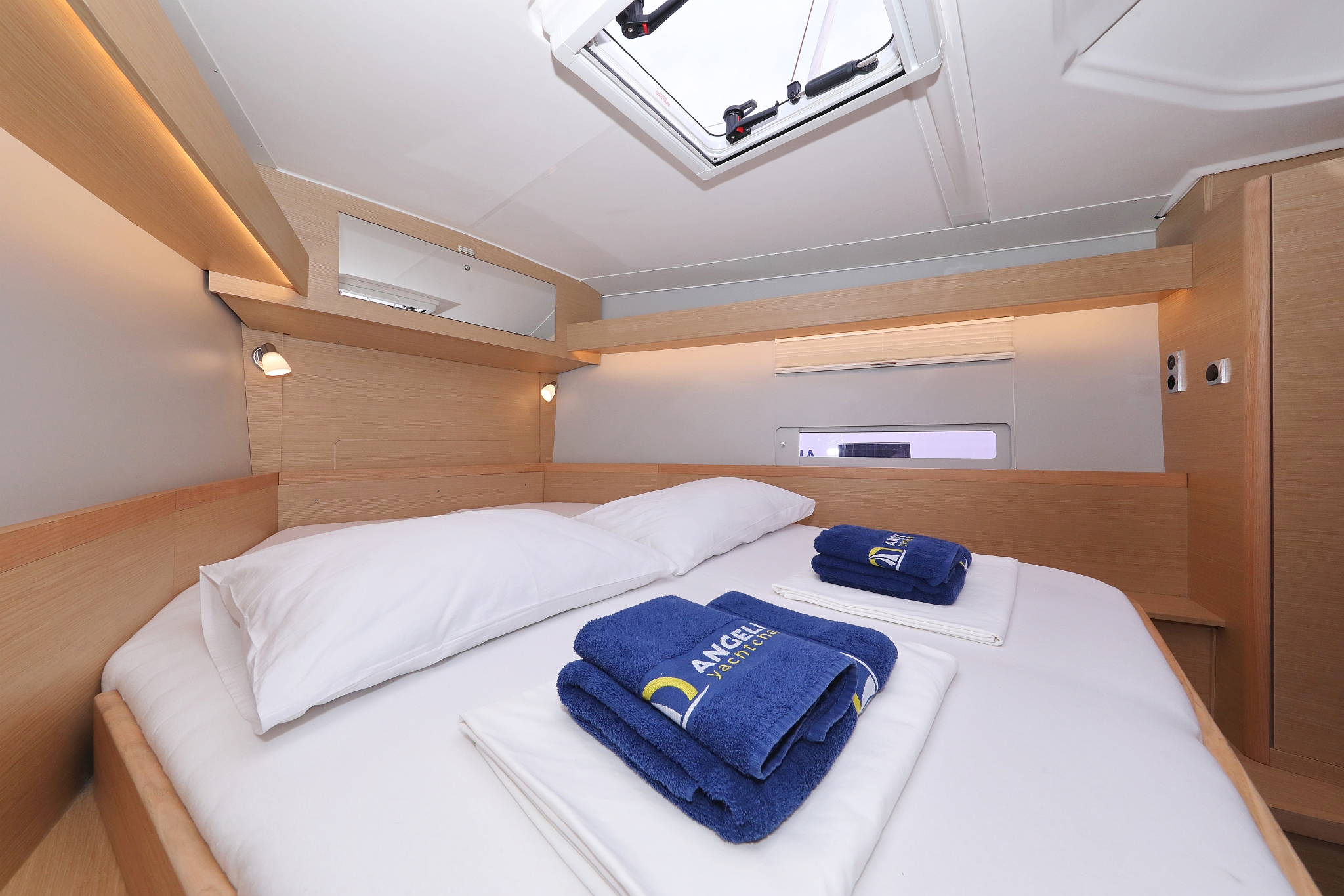 Dufour 430 - 3 cab. — photo 31