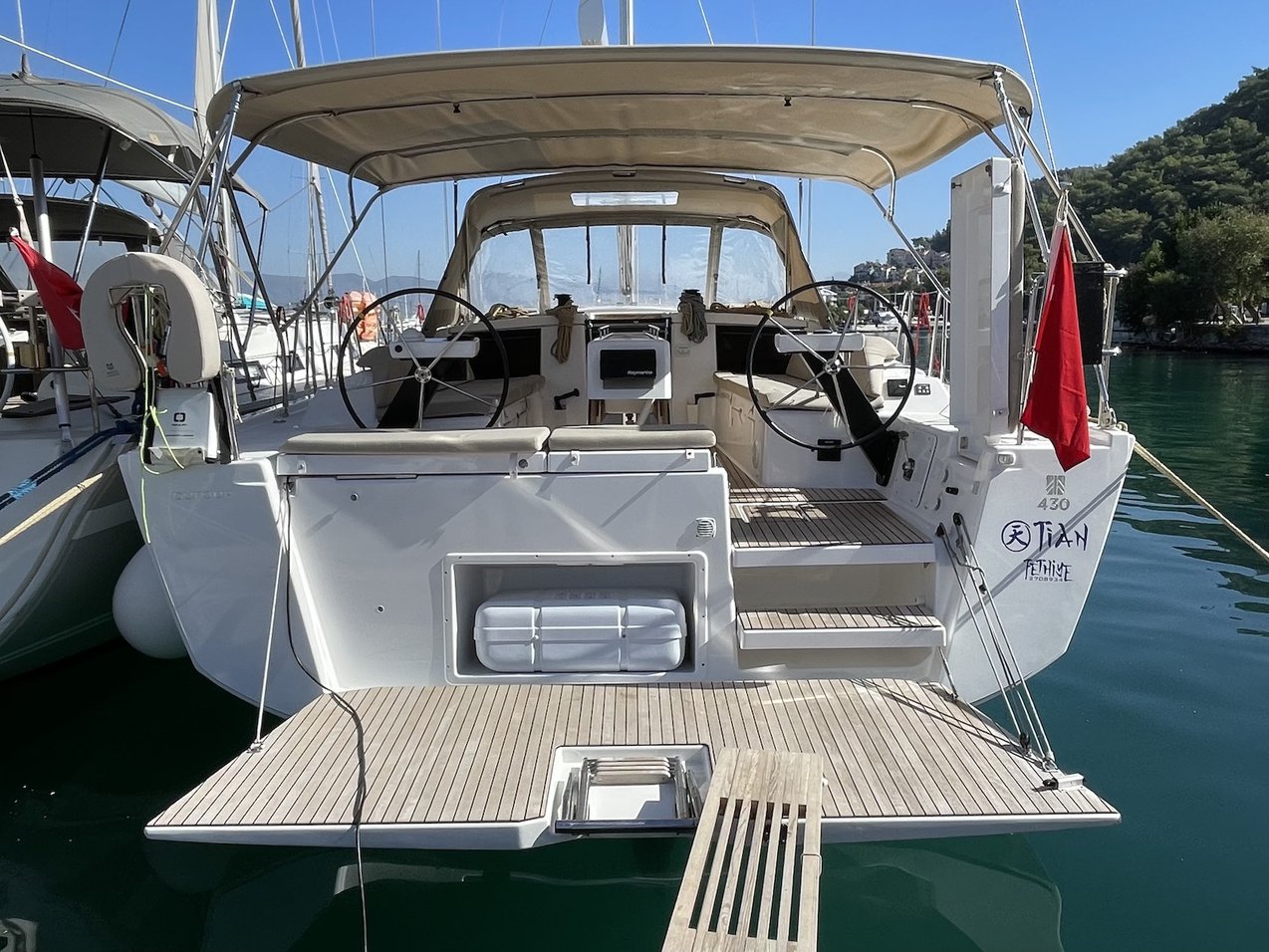 Dufour 430 — photo 1